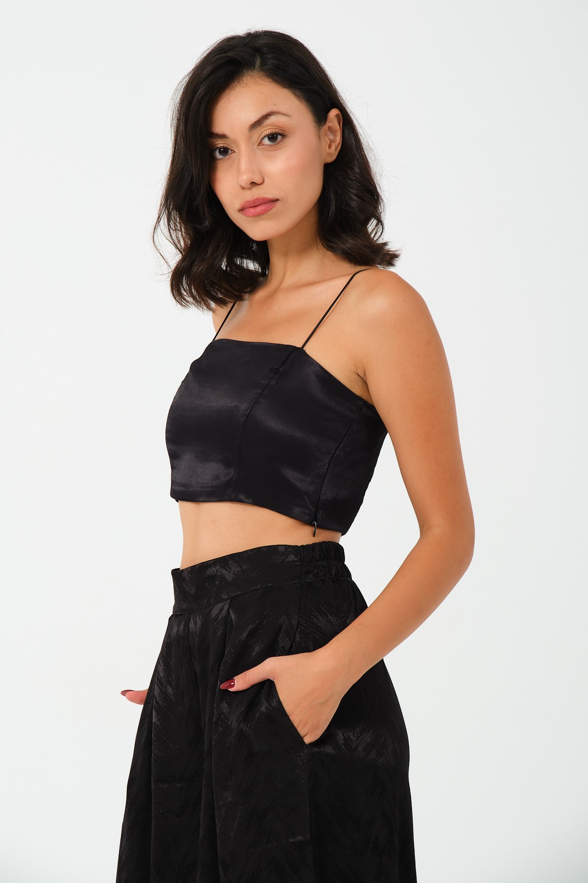 LUSH Saten Crop Top