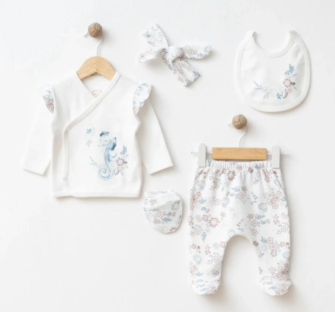 Kız Bebek Deniz Atı Desenli 5'li Yenidoğan Set - Krem