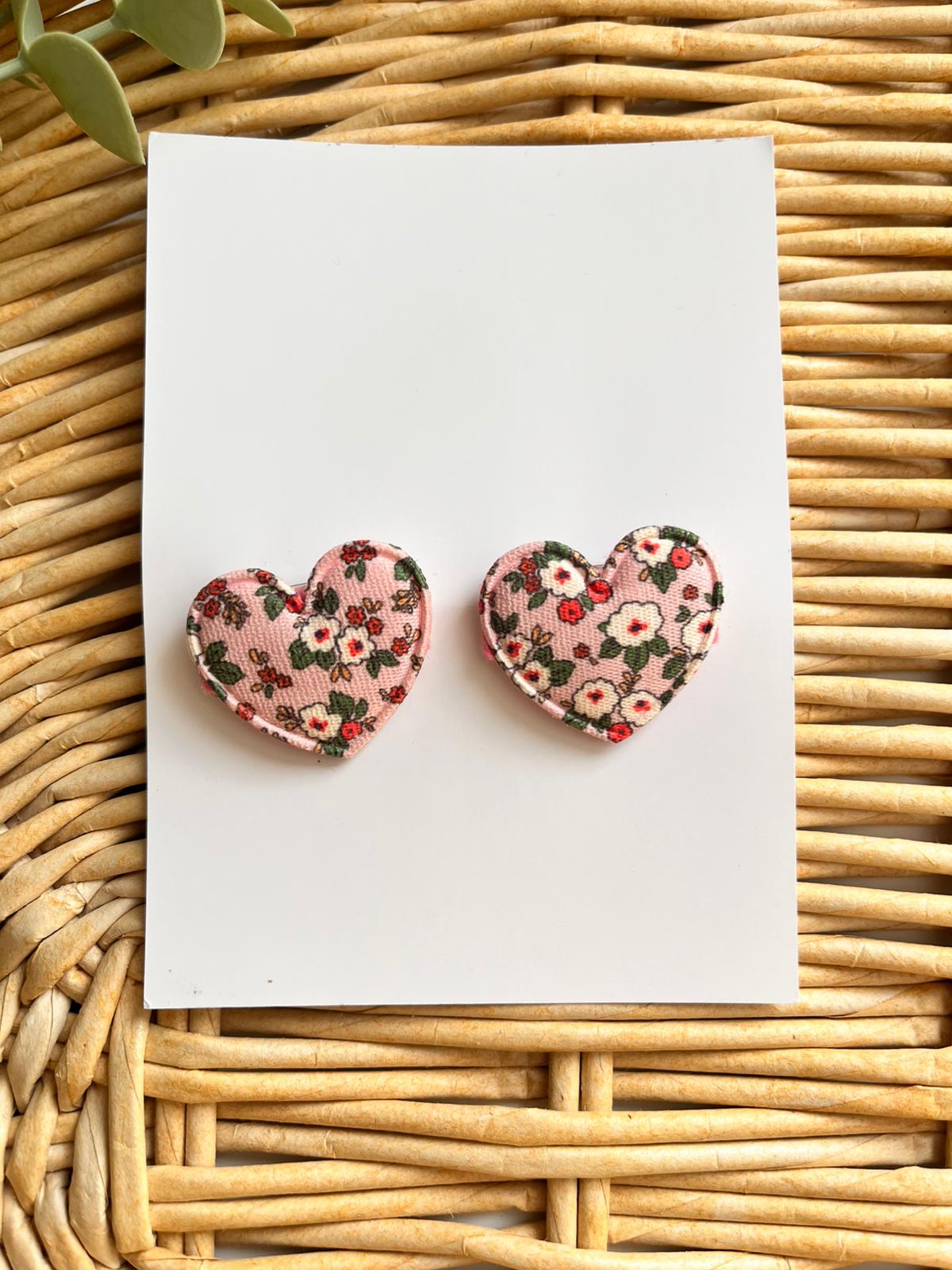 Çiçek desenli Kalpli Saçlı - Saçsız Kız Bebek Tokası