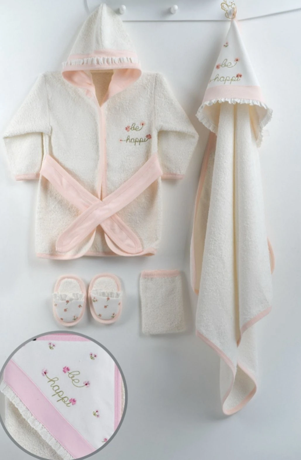 Kız Bebek Çiçek İşlemeli Bornoz Seti - Somon