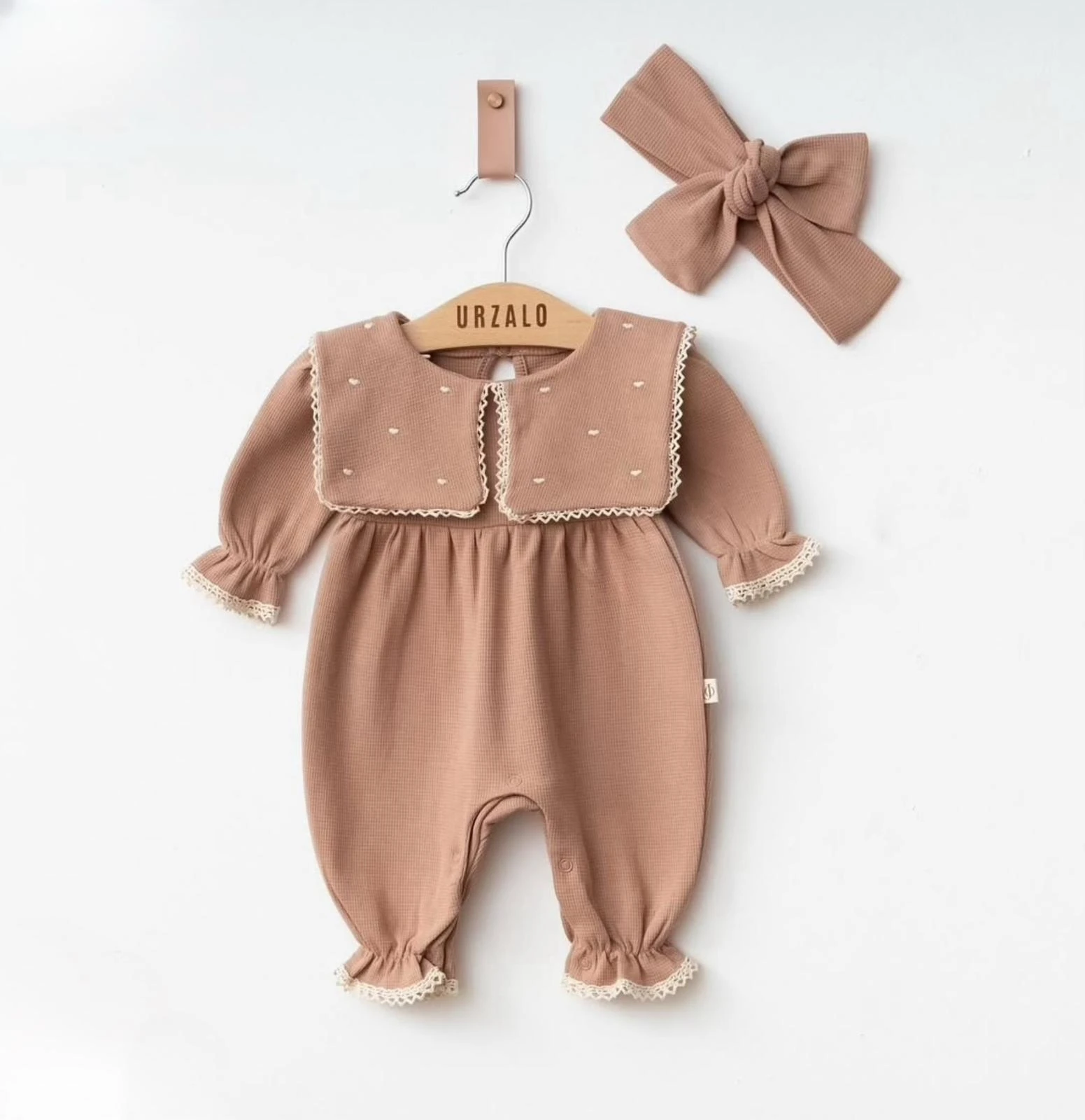 Kız Bebek Kalp Yaka Detaylı Bandanalı Tulum Set - Kahverengi
