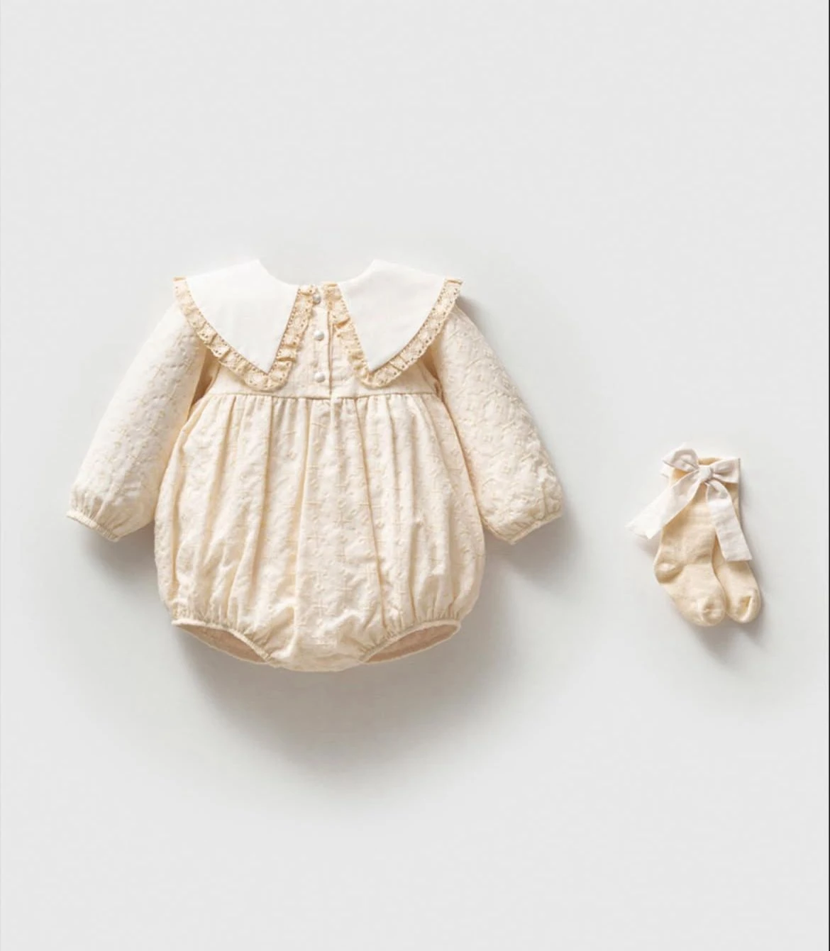 Kız Bebek Pamuklu Özel Tasarım Dantel Detaylı Çoraplı Romper 