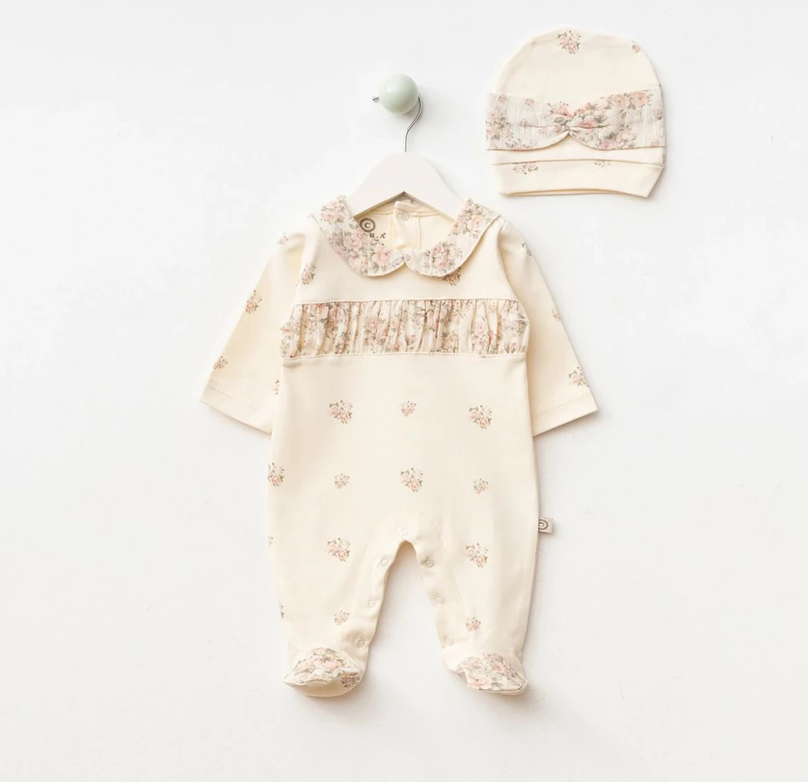 Pamuklu Çiçek Desenli Şapka Tulum Set - Krem