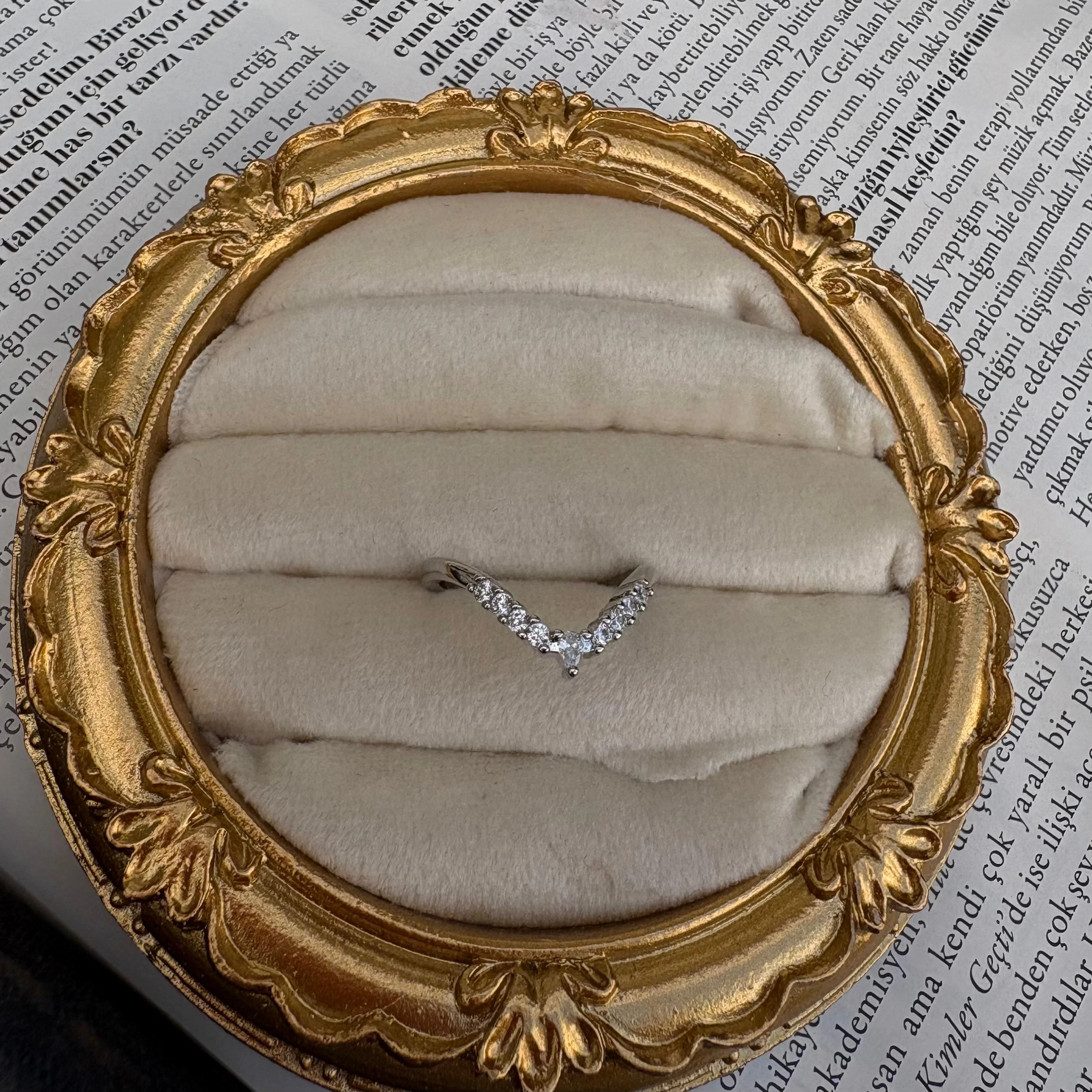 Vip Silver Eğik Taşlı Yüzük