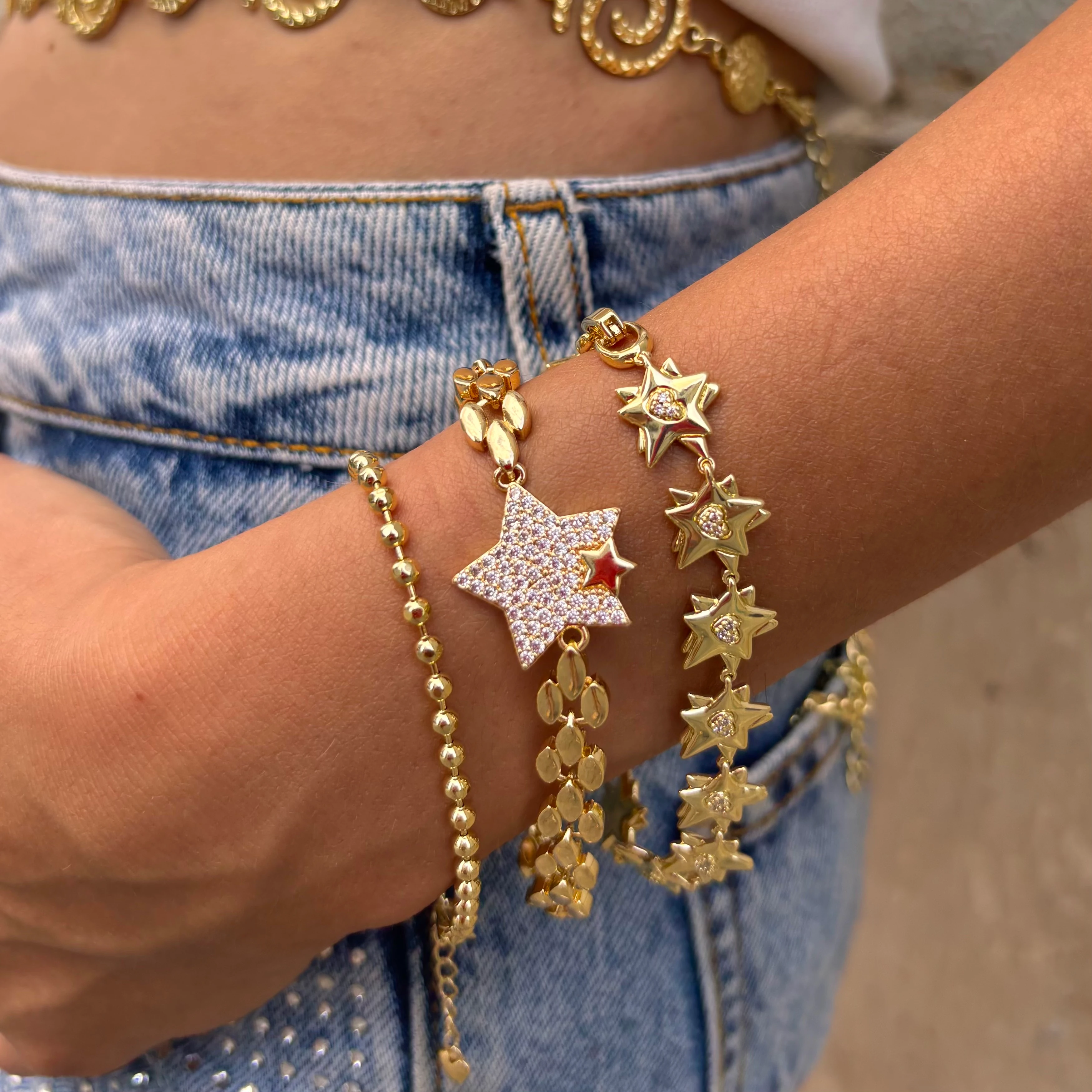 Vip sıralı taşlı yıldız bileklik (en sondaki 3.)