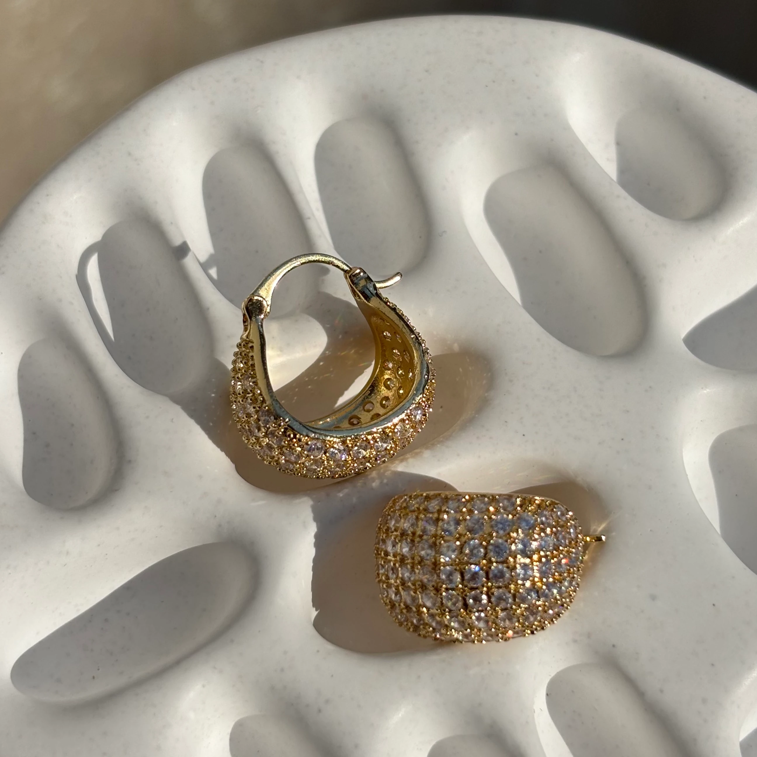 Vip gold taşlı halka küpe