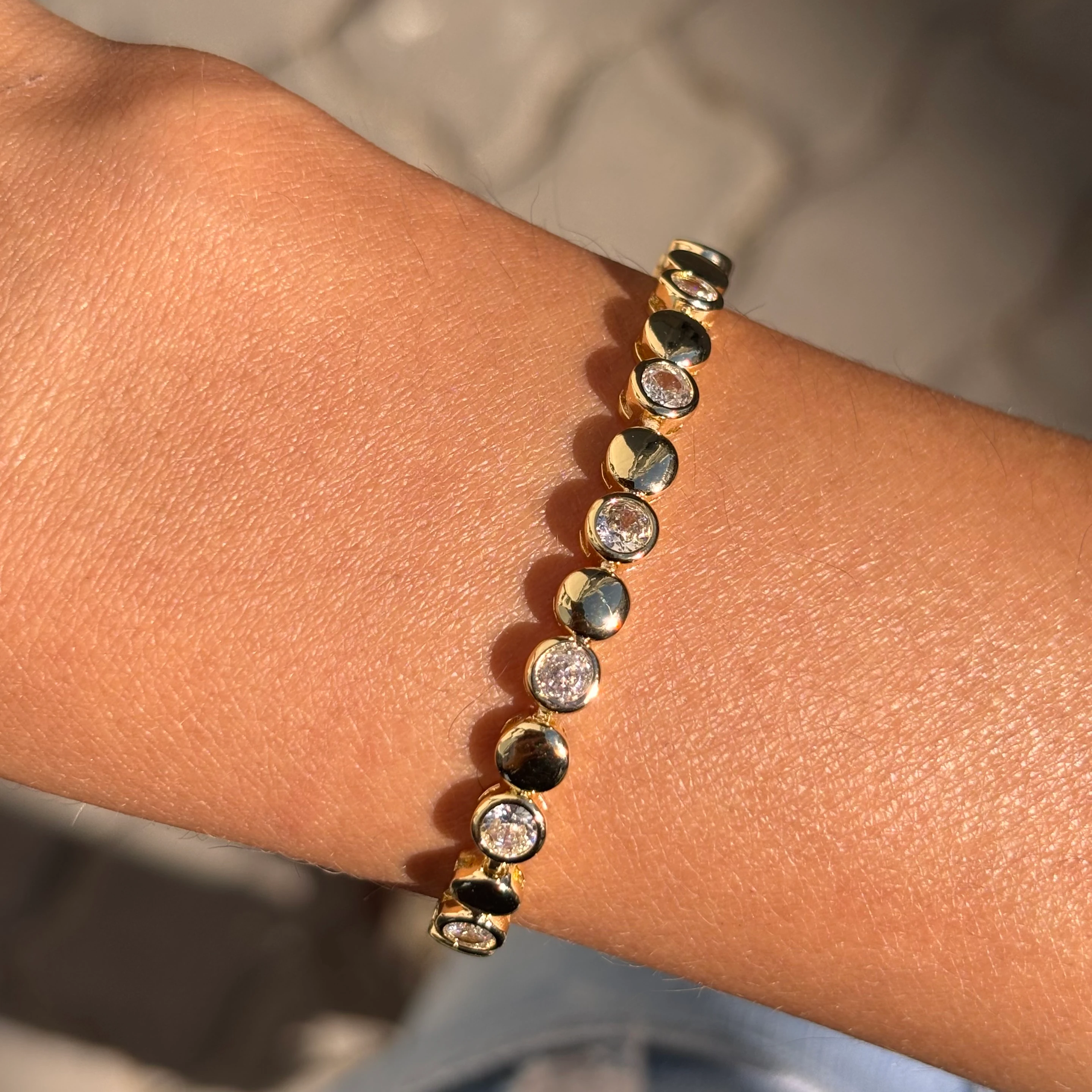 14 K altın kaplama mix yuvarlak taşlı bileklik 