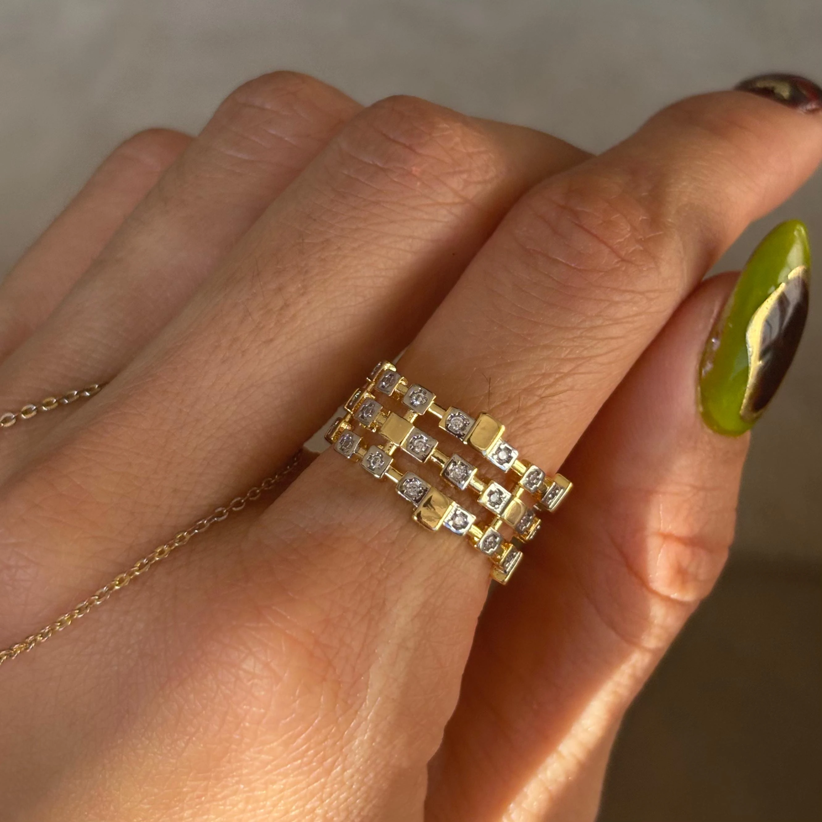 Vip Gold 3 sıra Minik Taşlı Yüzük 