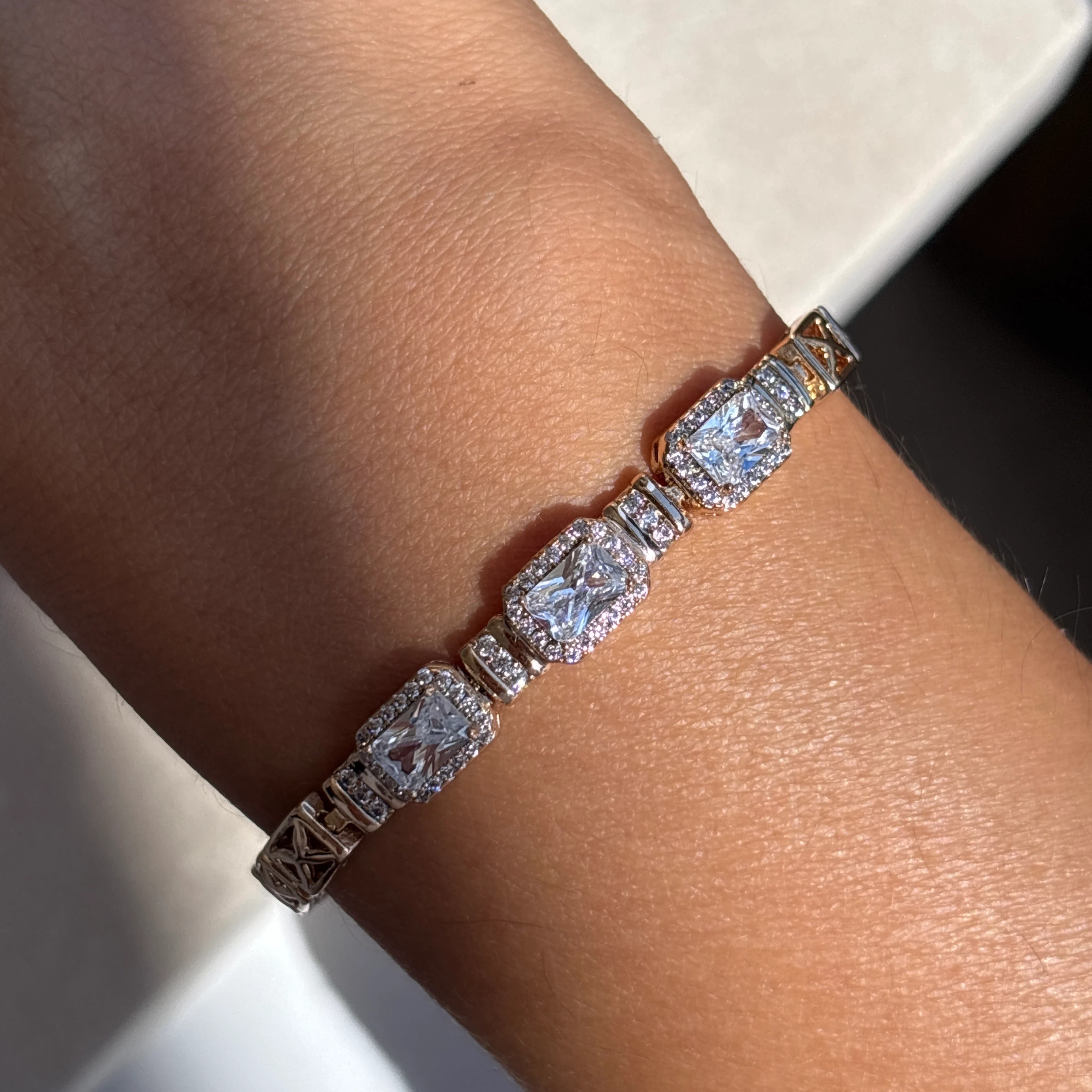 Xuping 3 taşlı rosegold bileklik 