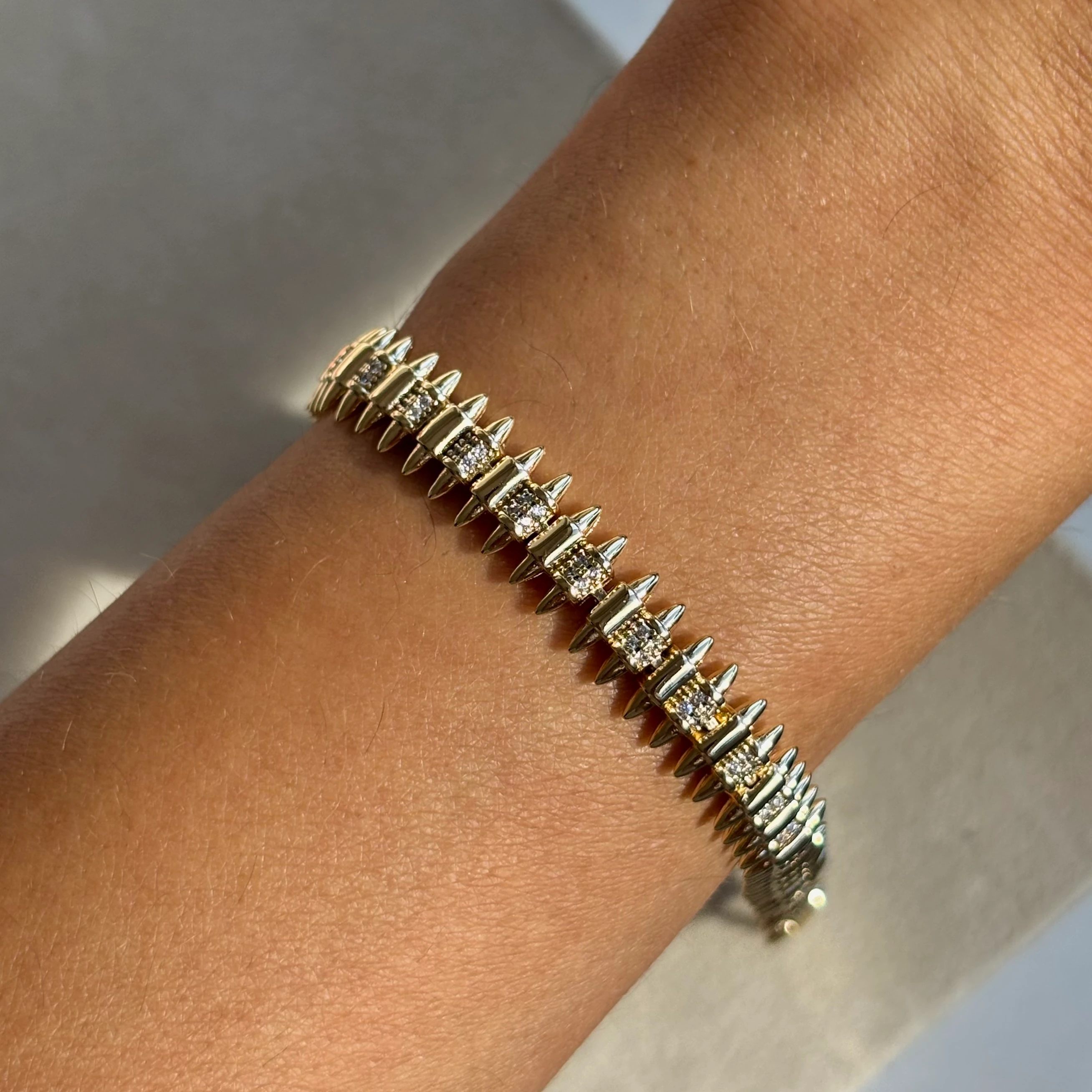 14K altın kaplama sivri taşlı bileklik 