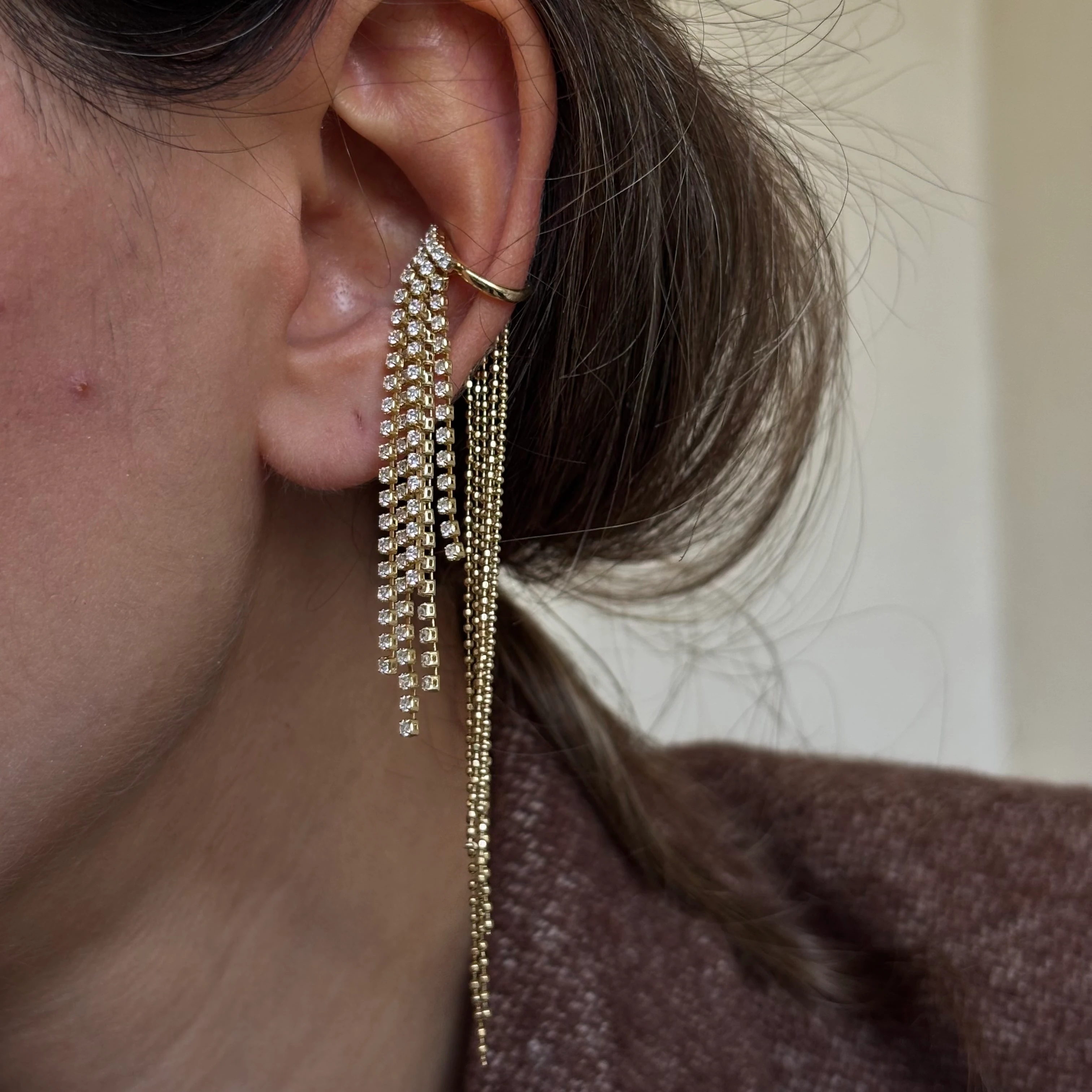 Gold Taşlı Sallantılı Earcuff