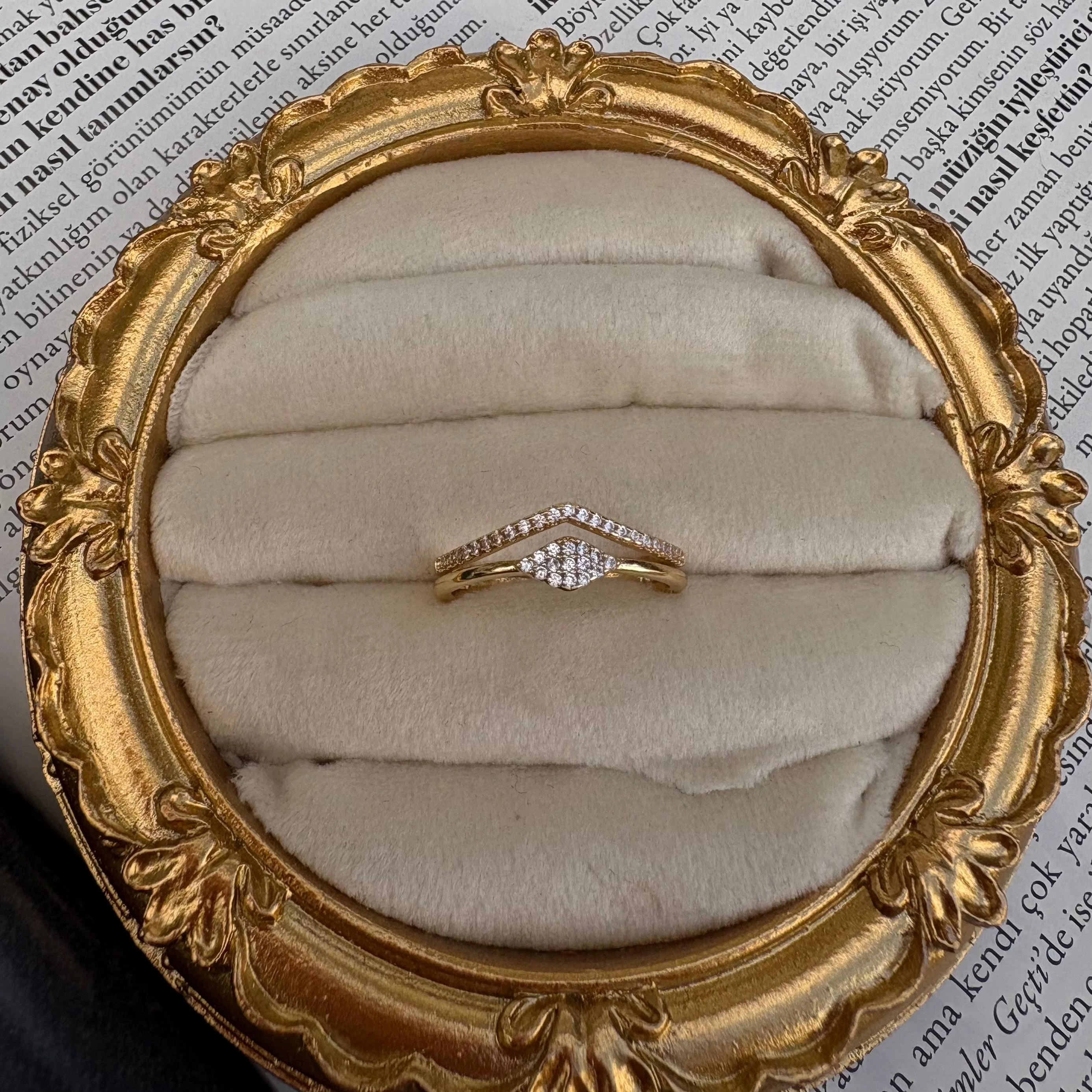 Vip Gold 2 Sıra Elips Taşlı Yüzük 