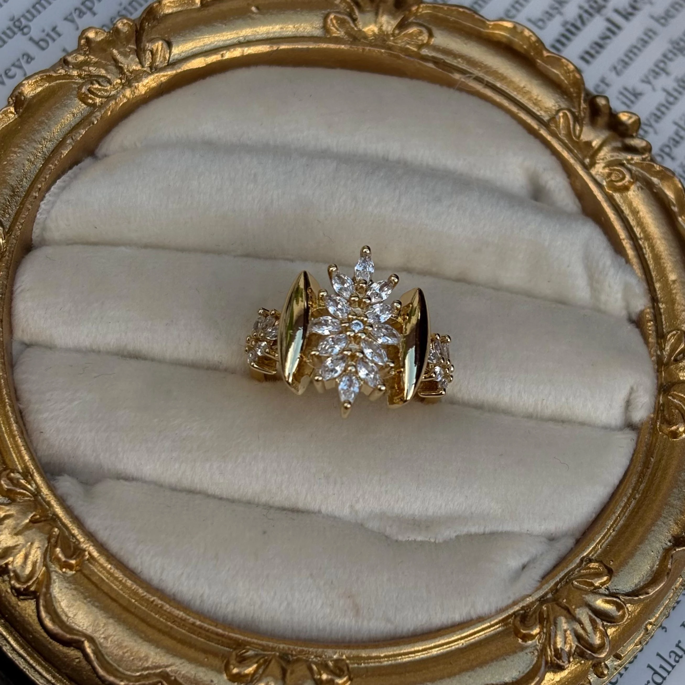 Vip Gold Vintage Çiçekli Yüzük 