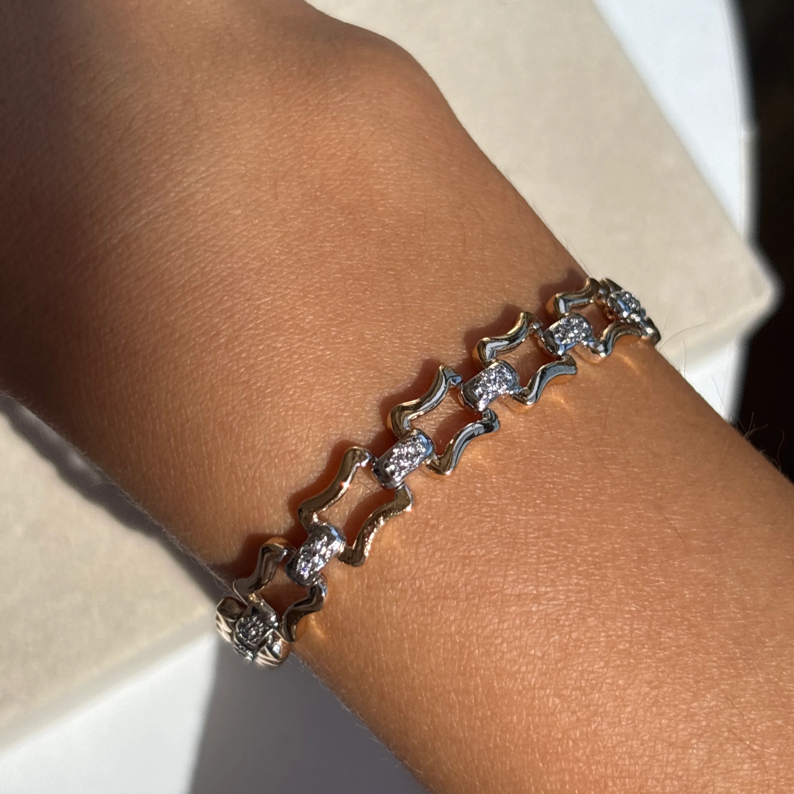 Xuping birbirine geçmeli taşlı bileklik 