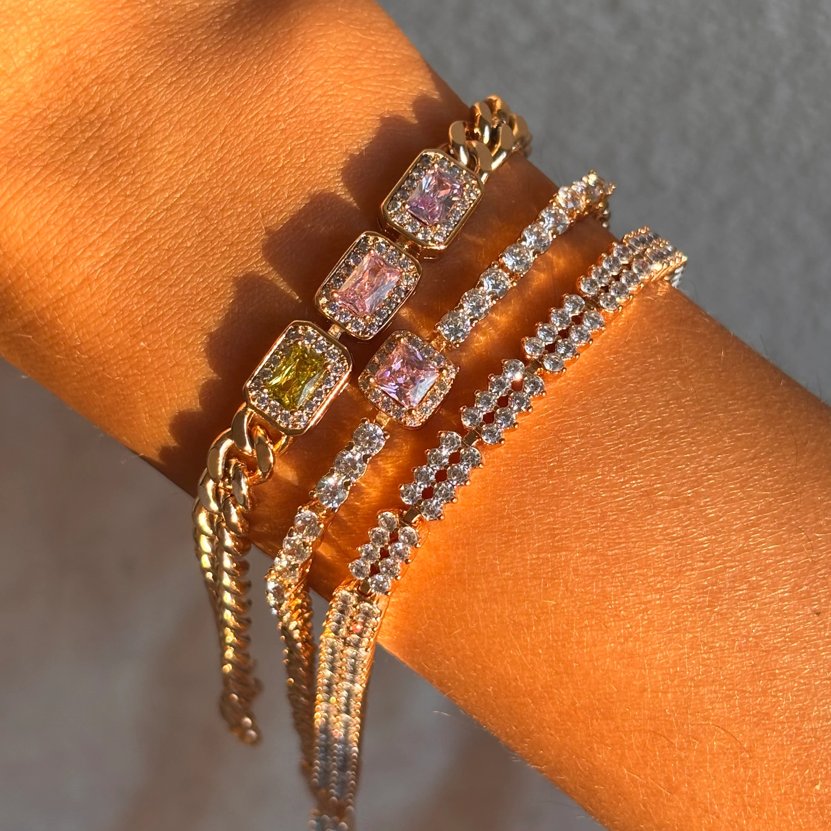 Xuping rosegold üç taşlı renkli bileklik 