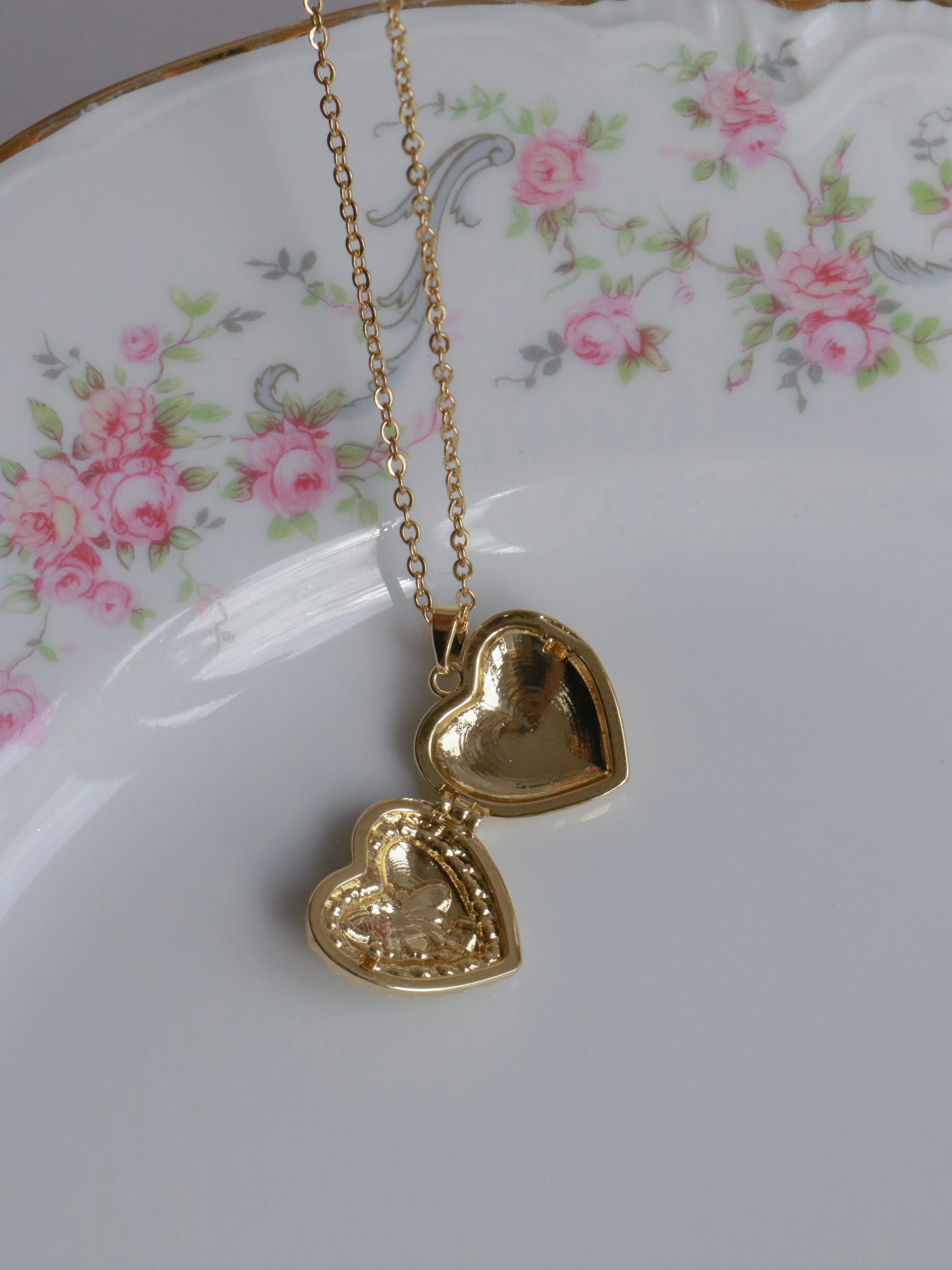 Blue Bee Heart Kişiye Özel Fotoğraflı Kapaklı Kolye