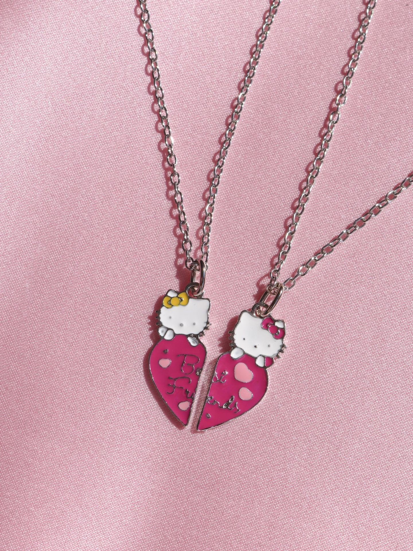 Best Friends Hello Kitty Kolye