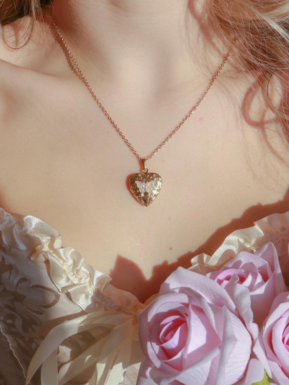 Sparkling Heartwing Kişiye Özel Fotoğraflı Kapaklı Kolye