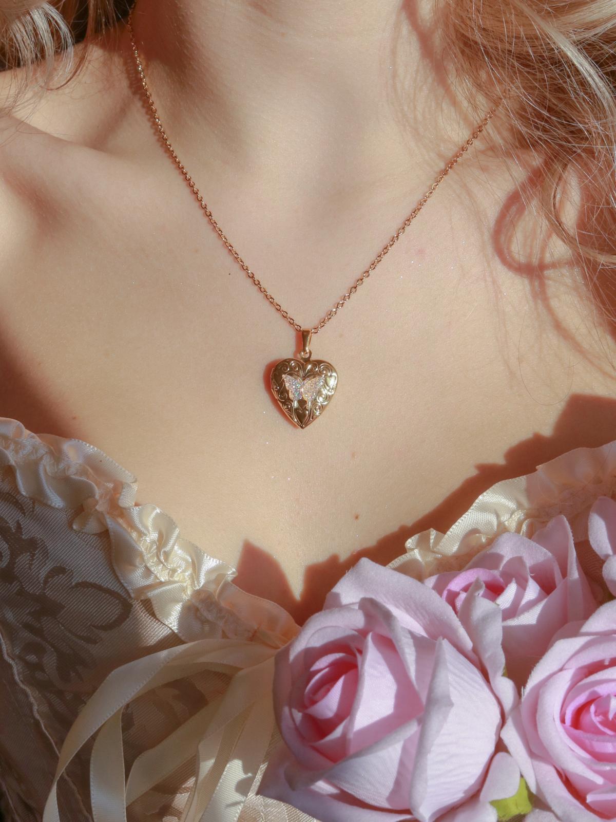 Sparkling Heartwing Kişiye Özel Fotoğraflı Kapaklı Kolye