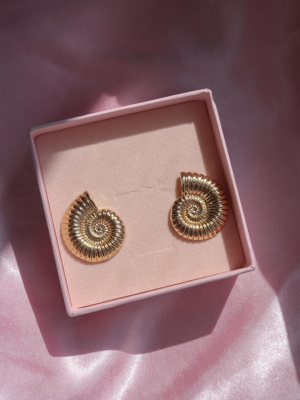 Golden Snail Shell Küpe