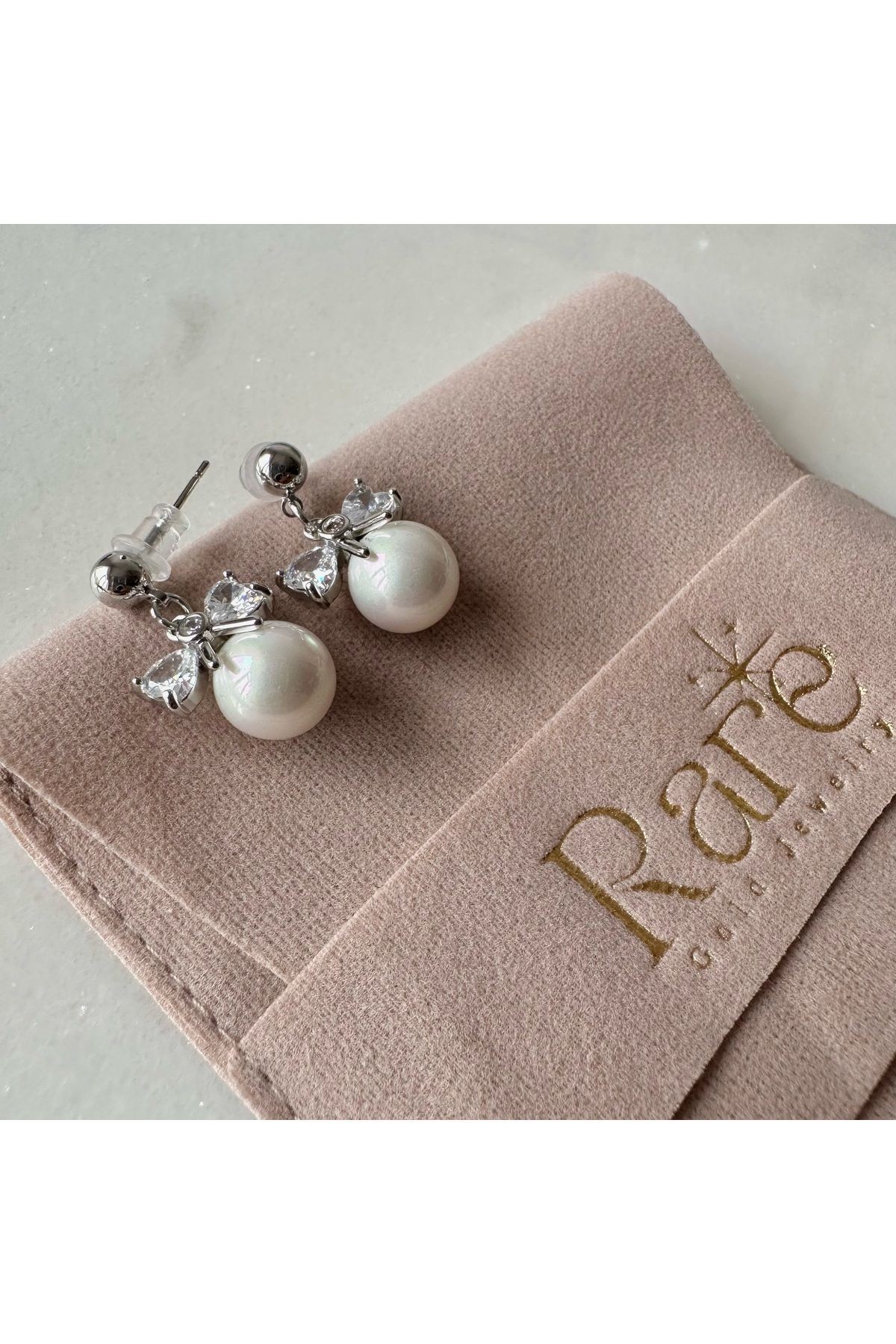 Elegant Earrings with Zircon Stone and Pearl -silver