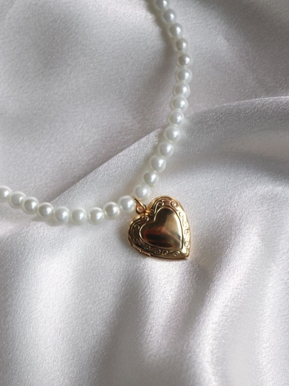 Heart Pearl Souvenir Necklace