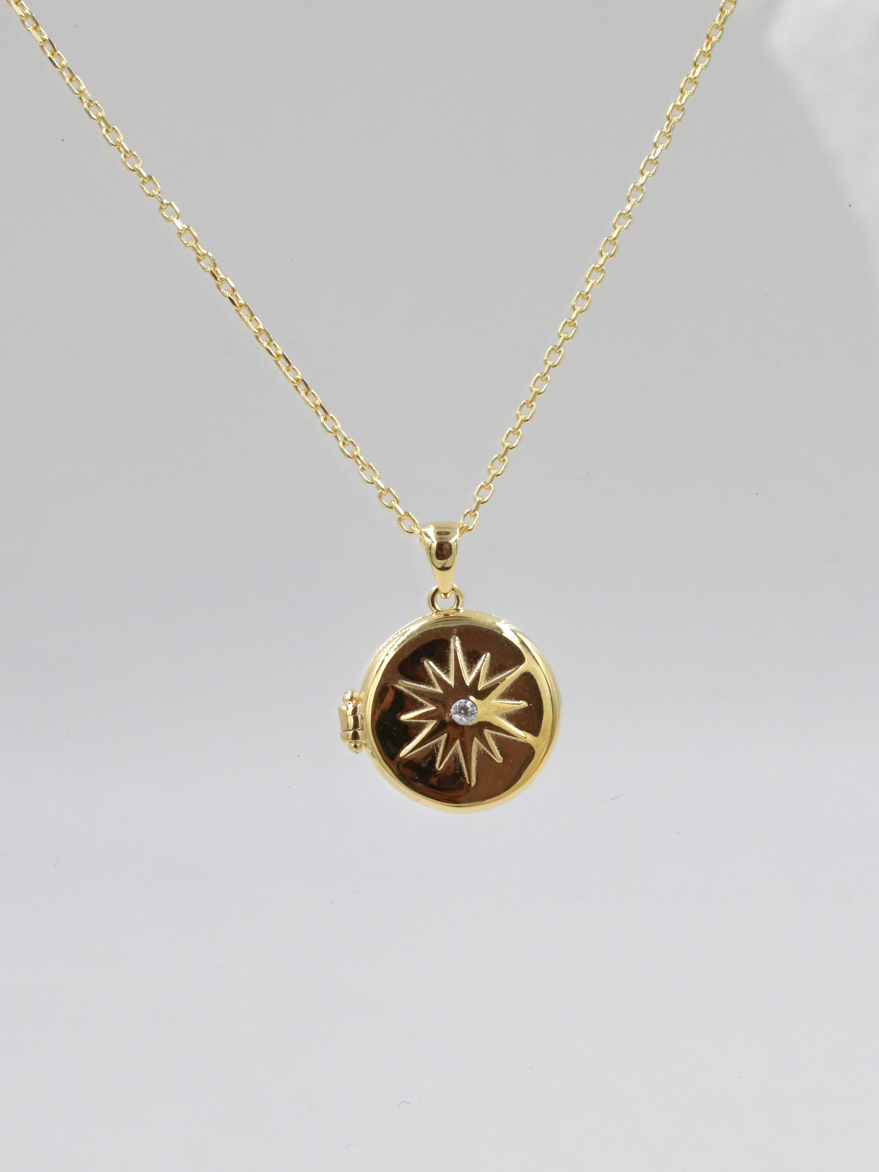 Locked Memoire v3. 925 Silver Locket Necklace with Personalized Photo