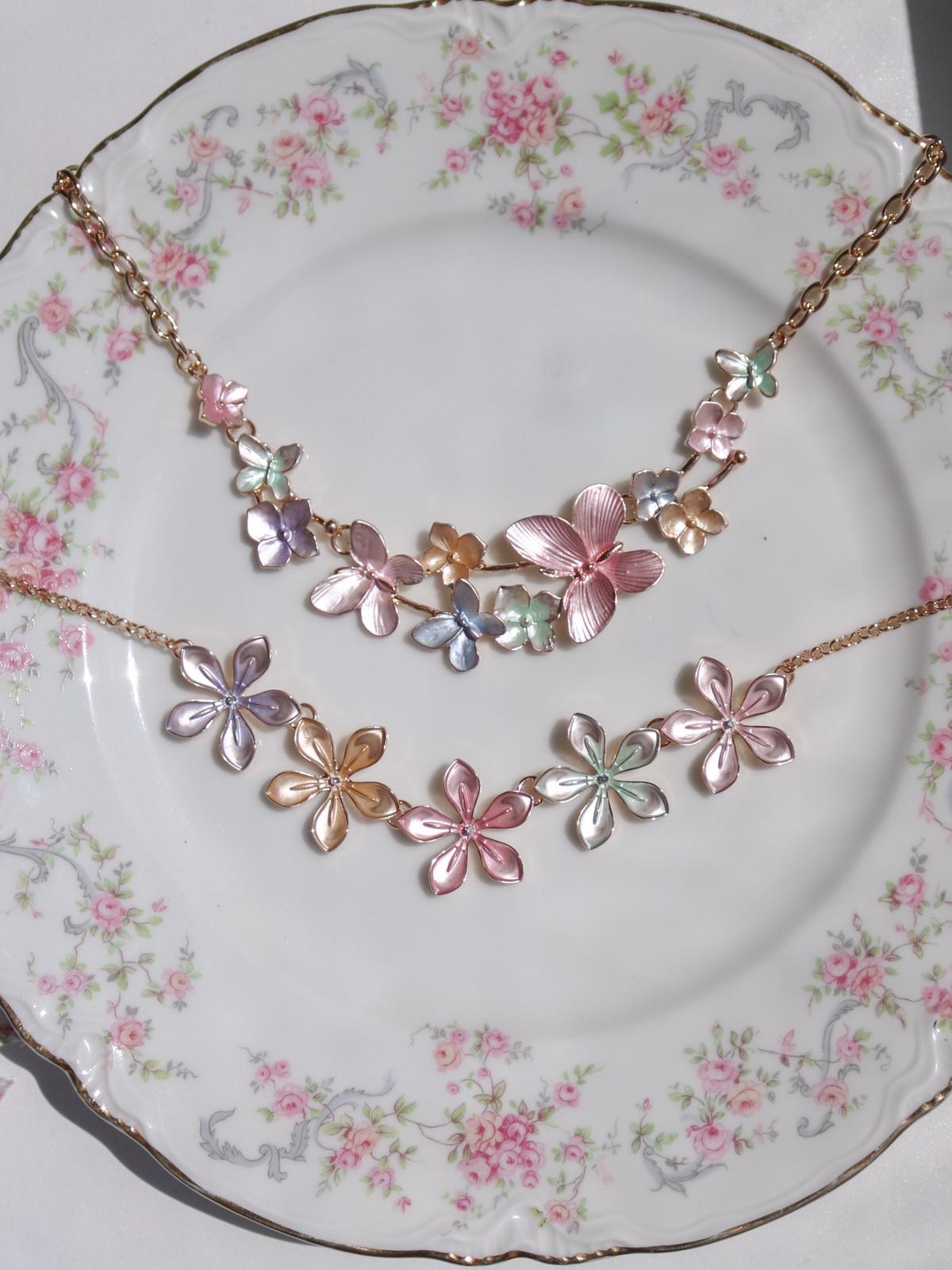 Pastel Butterfly Blooming Kolye
