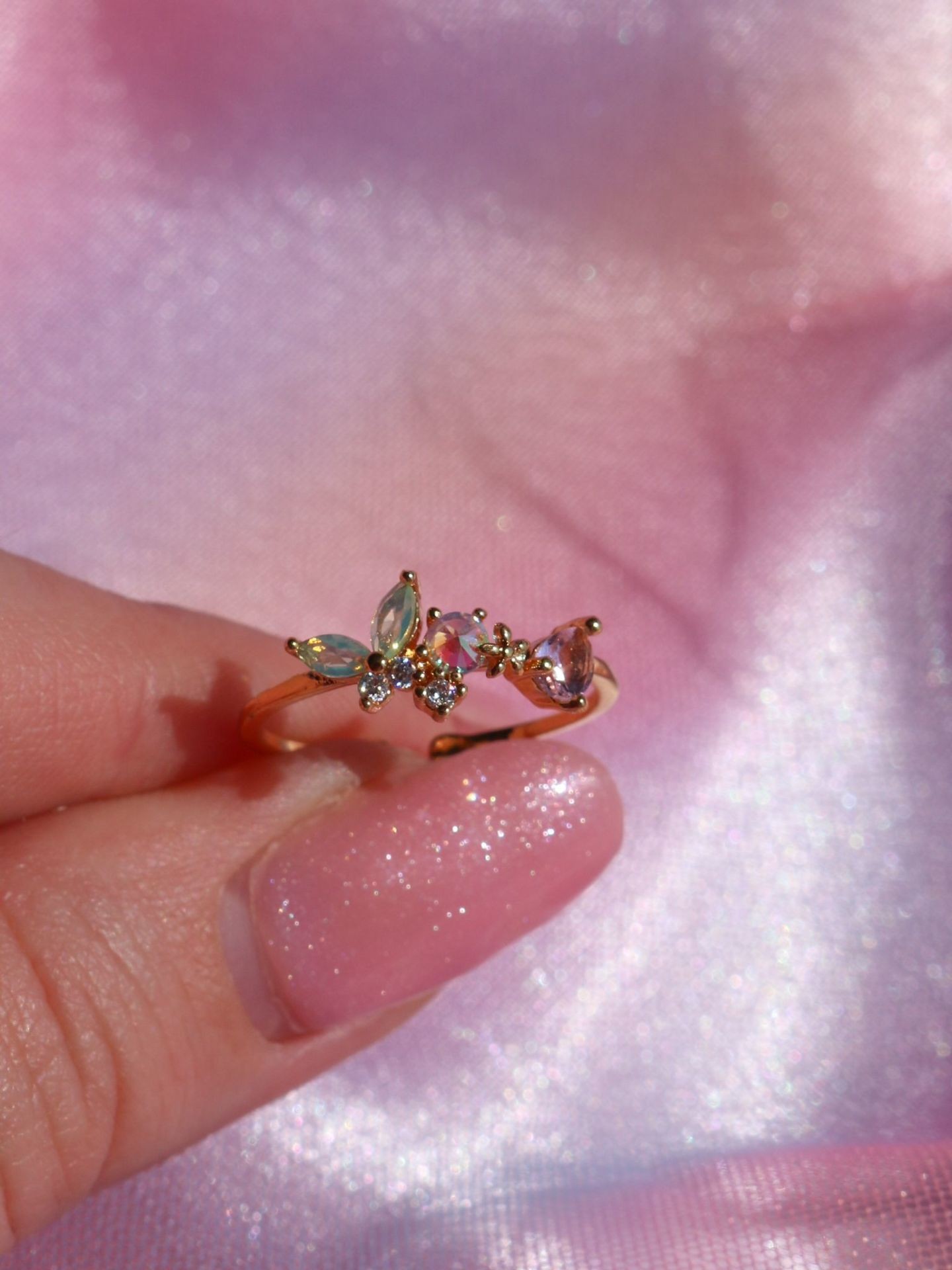 Minimal Butterfly Green Holographic Ring