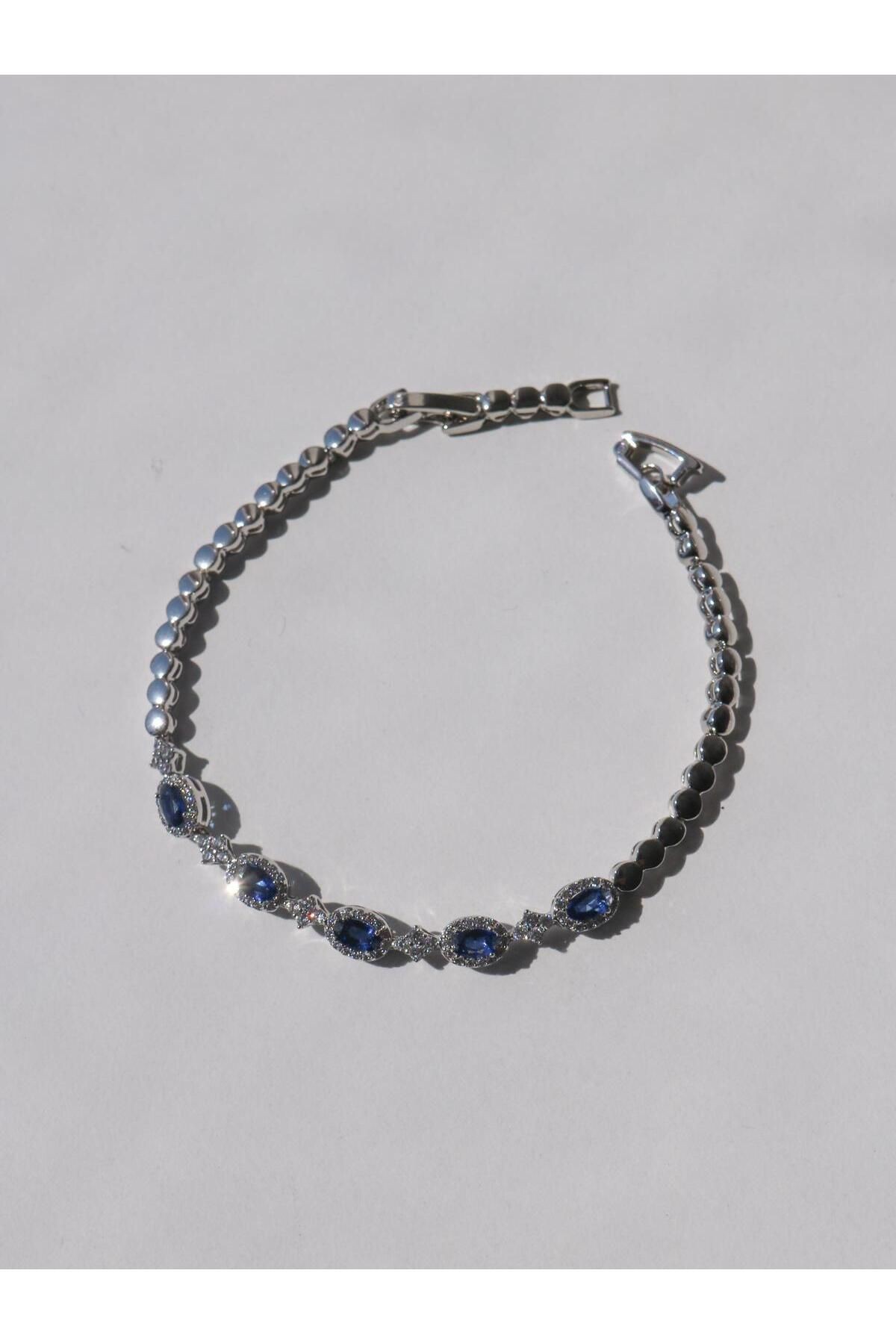 Stylish Steel Bracelet with Sapphire-Looking Zircon Stone