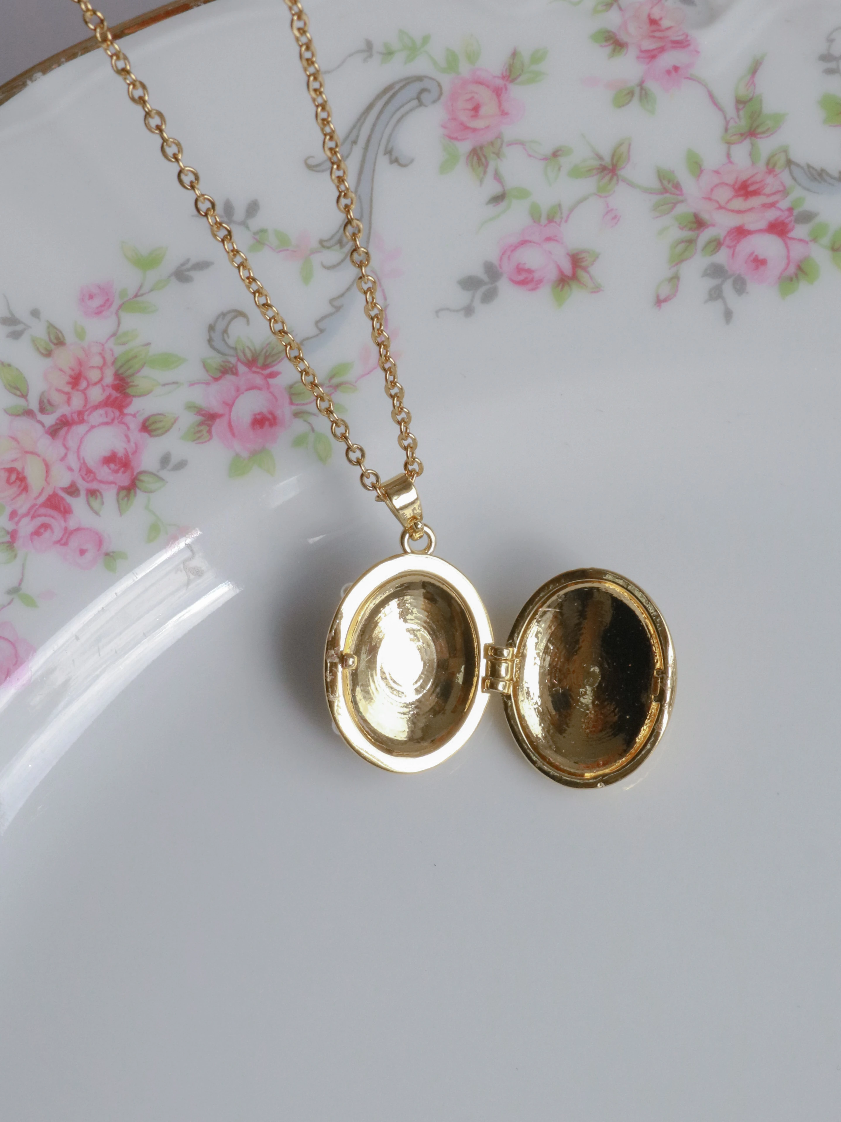 White Pearl Mirage Kişiye Özel Fotoğraflı Kapaklı Kolye