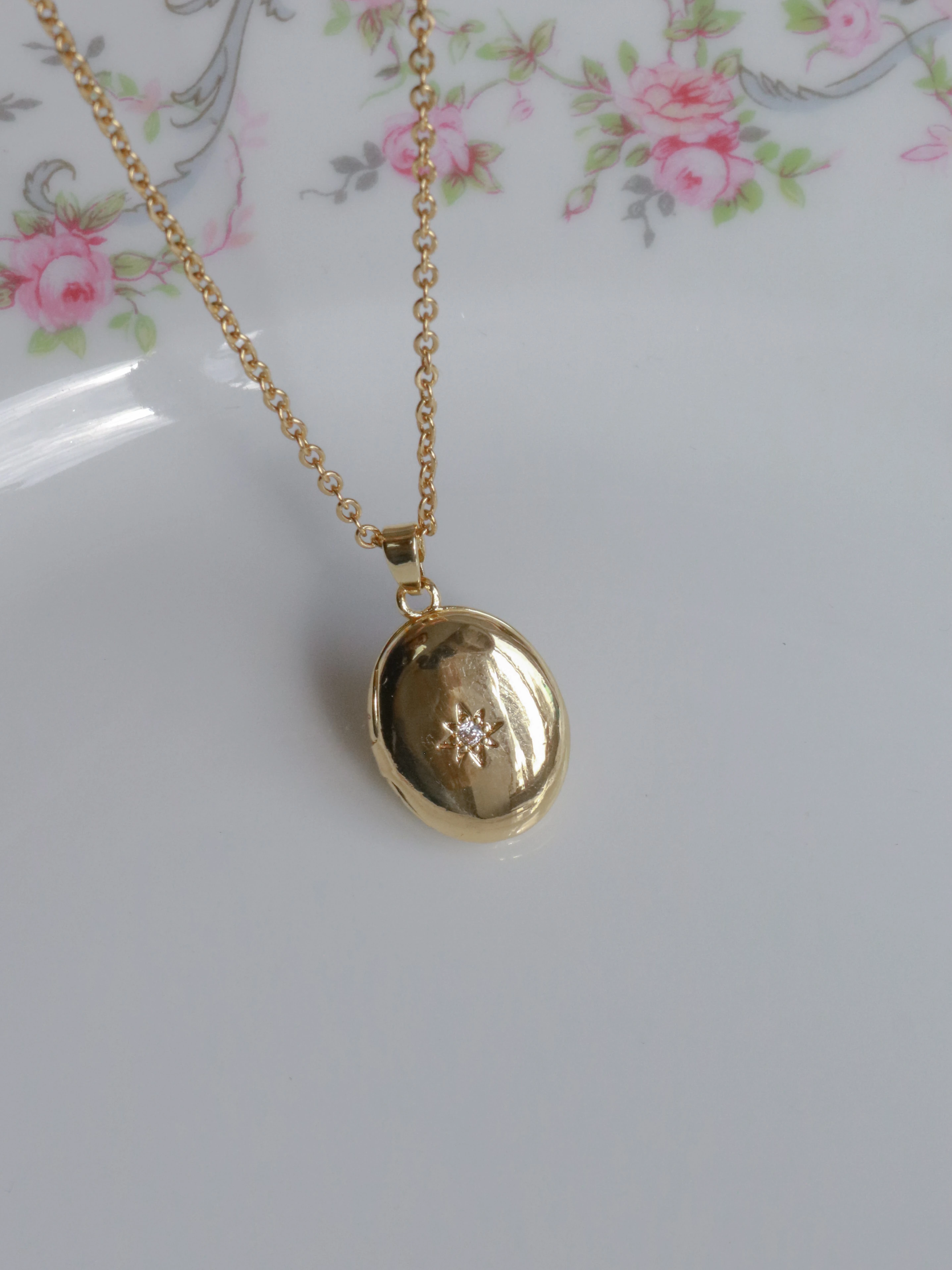 Sparkling Star Kişiye Özel Fotoğraflı Kapaklı Kolye