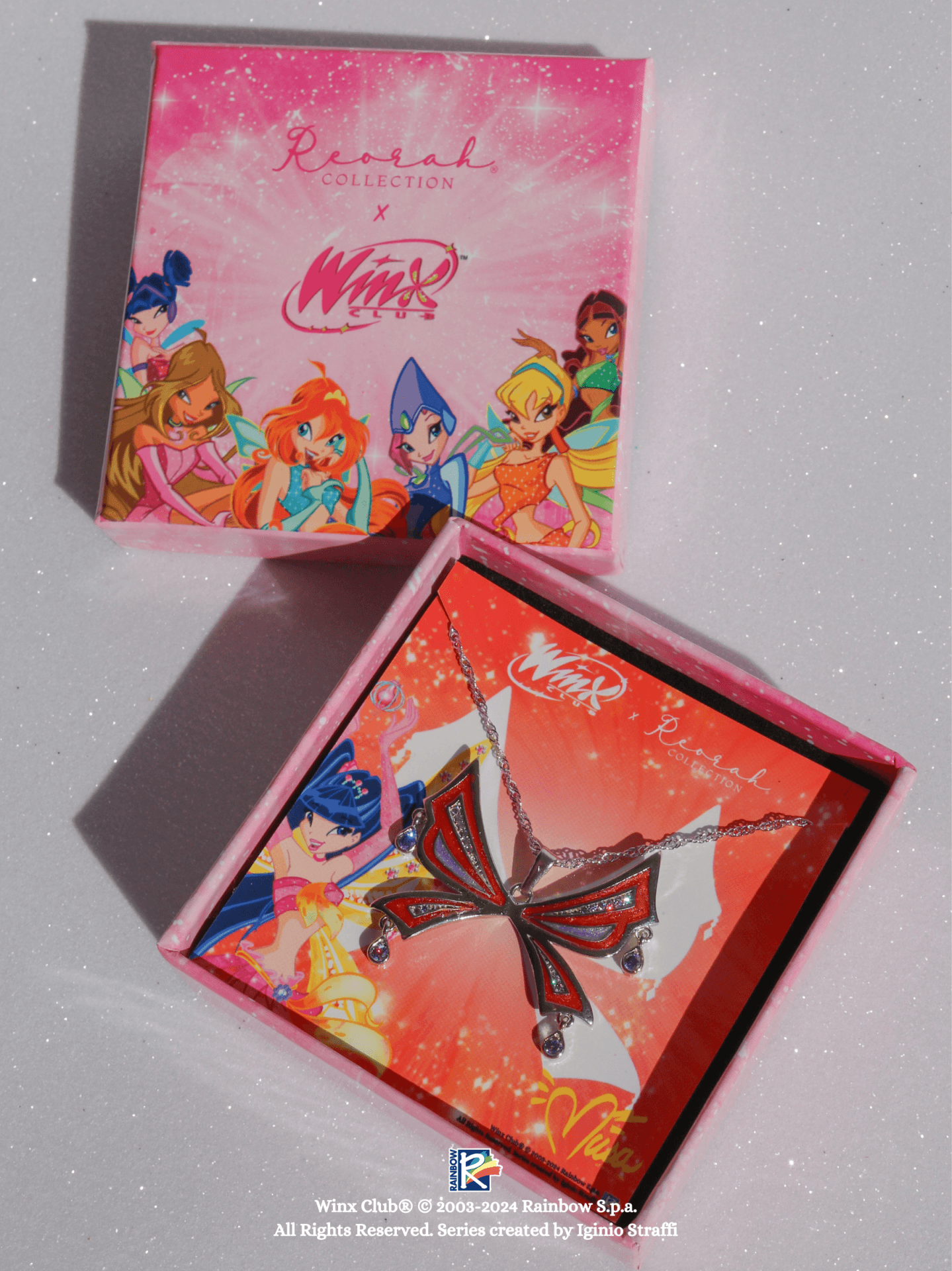 Winx Club® Musa Enchantix Wings Kolye (Üründe ufak tefek defolar mevcuttur.)