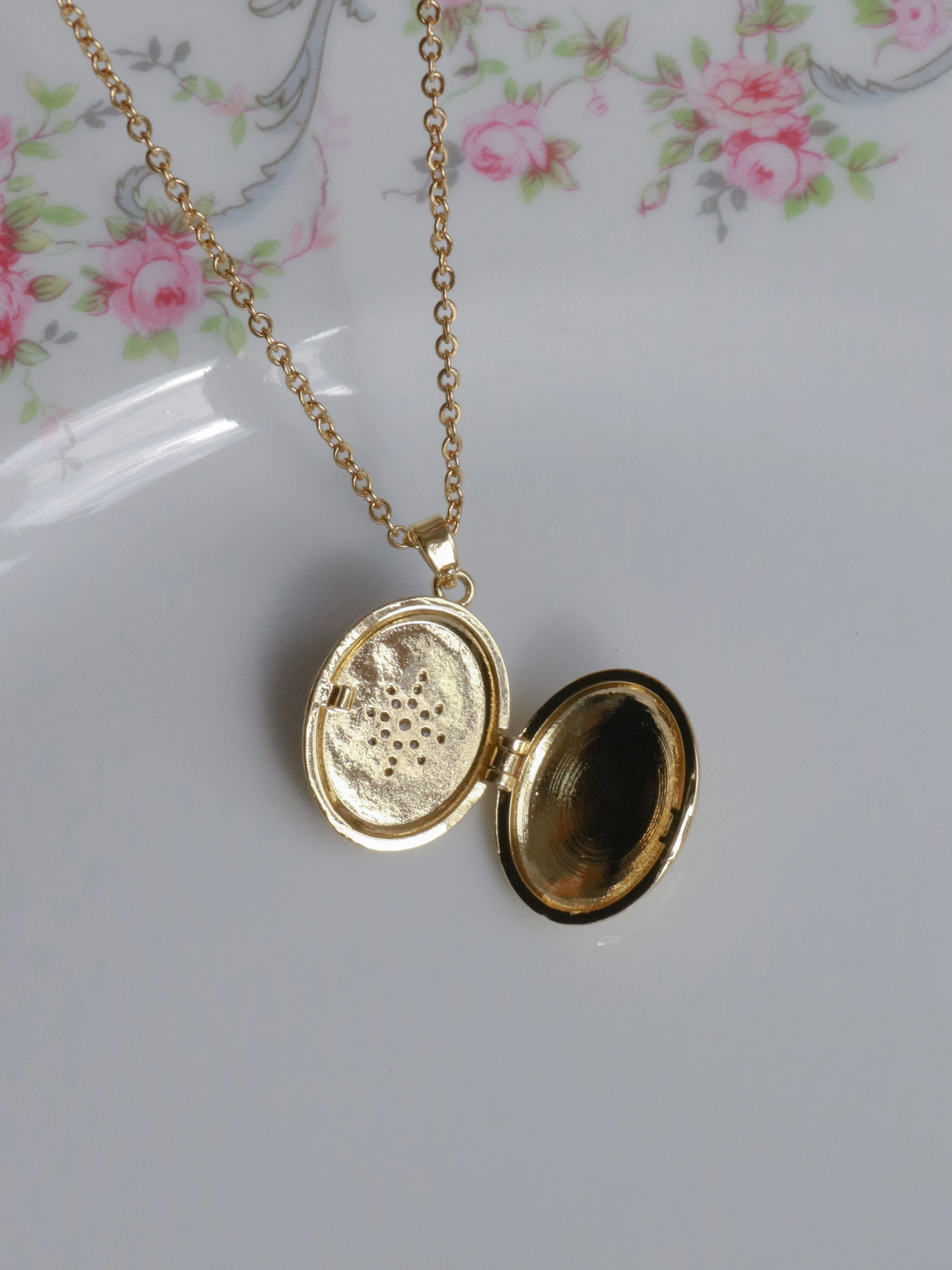 Pembe Polar Star Kişiye Özel Fotoğraflı Kapaklı Kolye