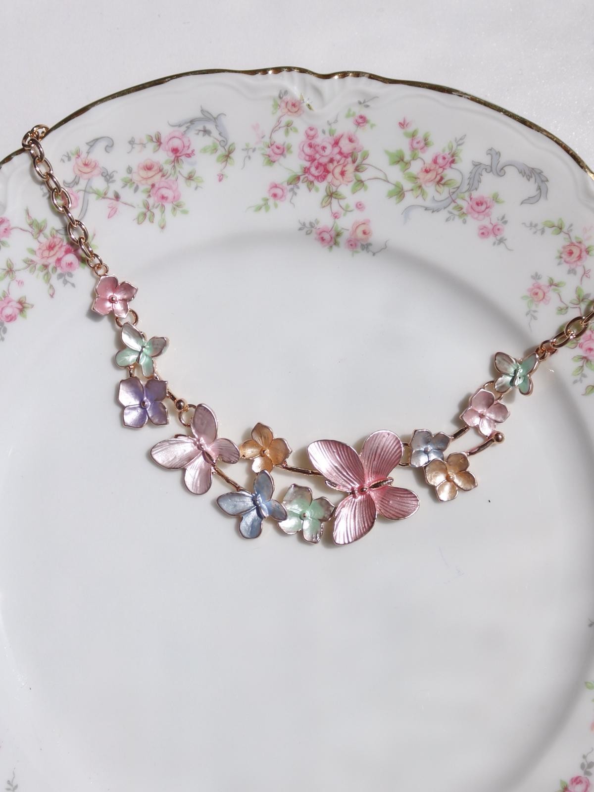Pastel Butterfly Blooming Kolye