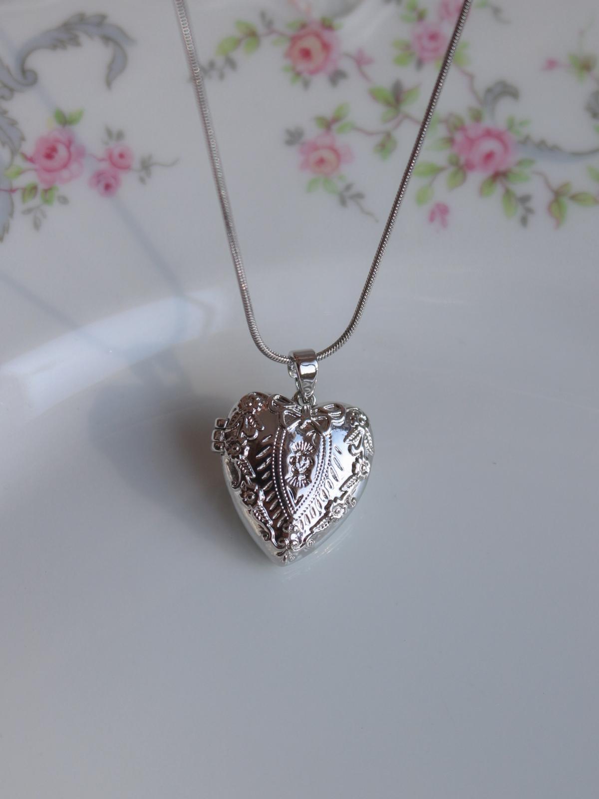 Novelle Bow Heart Kişiye Özel Fotoğraflı Kolye