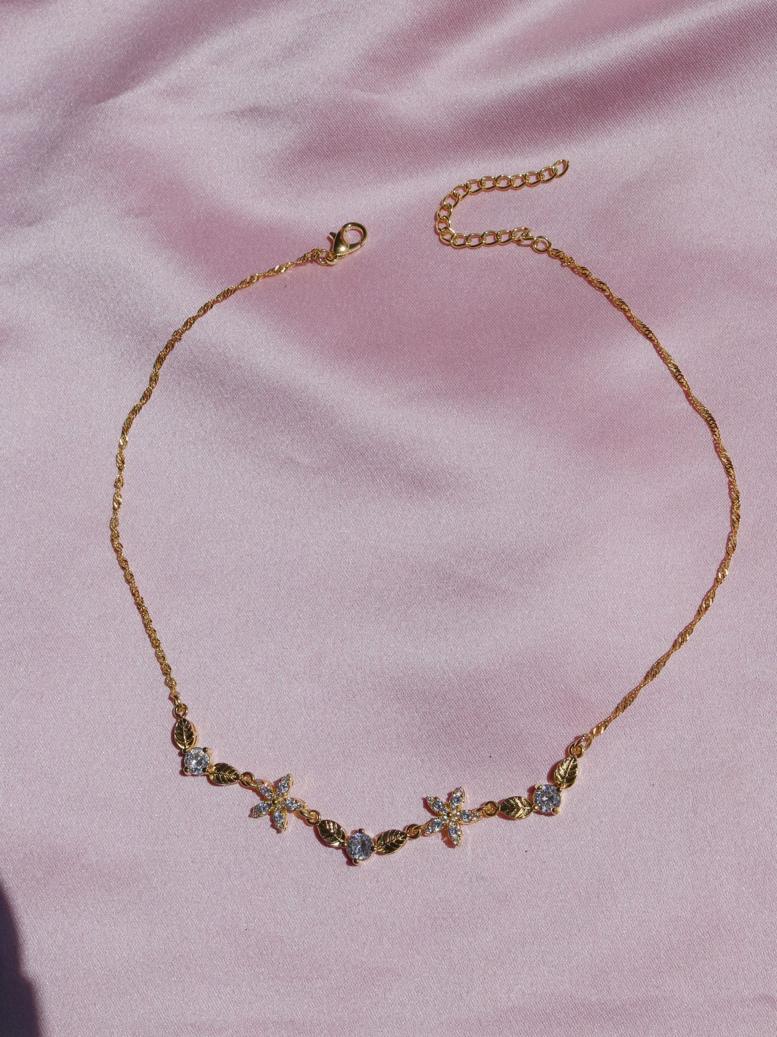 Lily Garden Choker Kolye