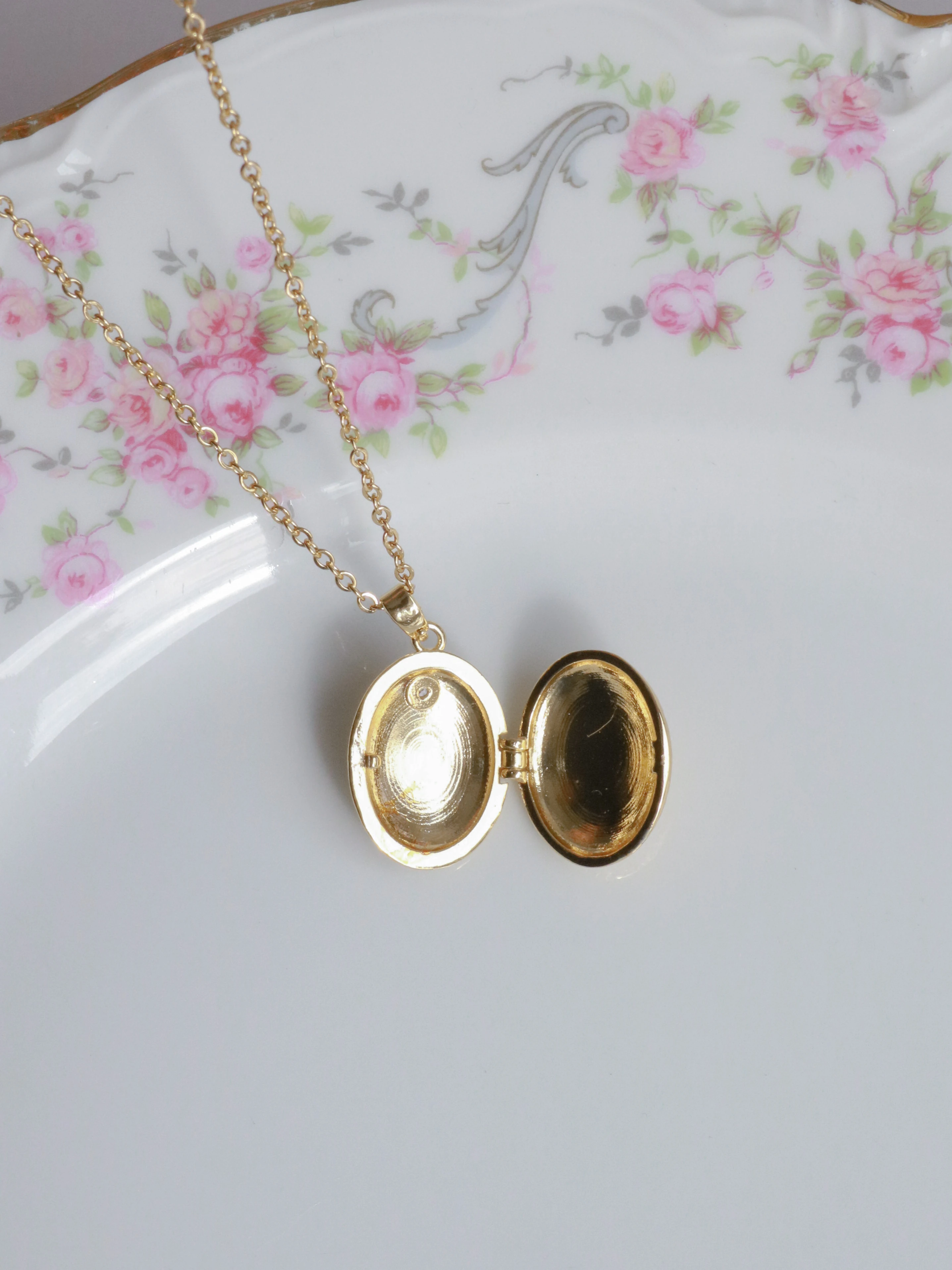 Purple Swan Memory Kişiye Özel Fotoğraflı Kapaklı Kolye