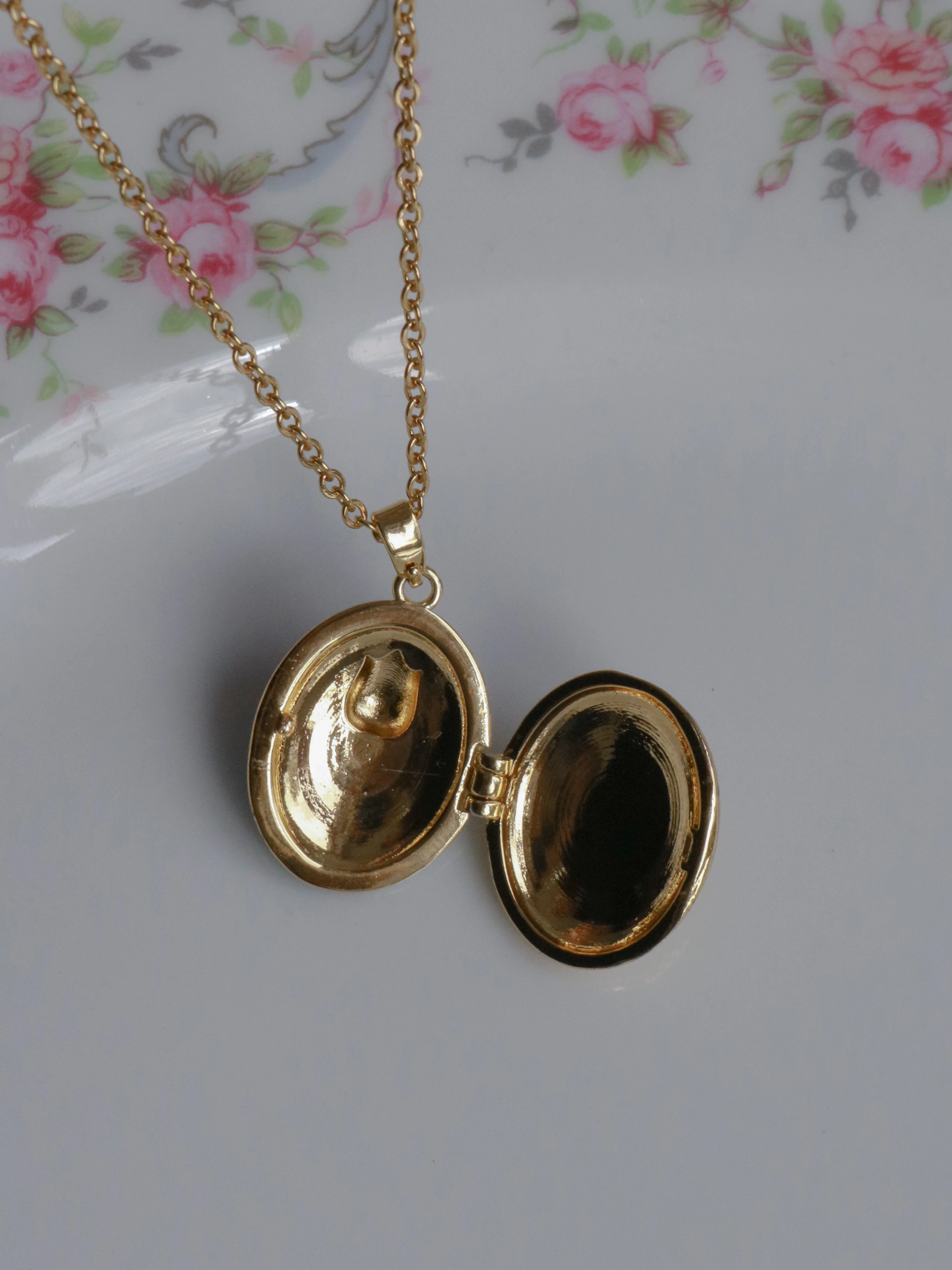 Blue Tulip Kişiye Özel Fotoğraflı Kapaklı Kolye