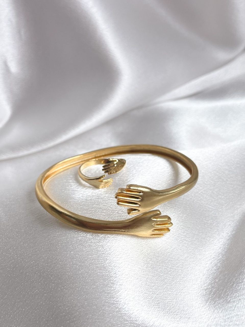 Hug Me Bracelet