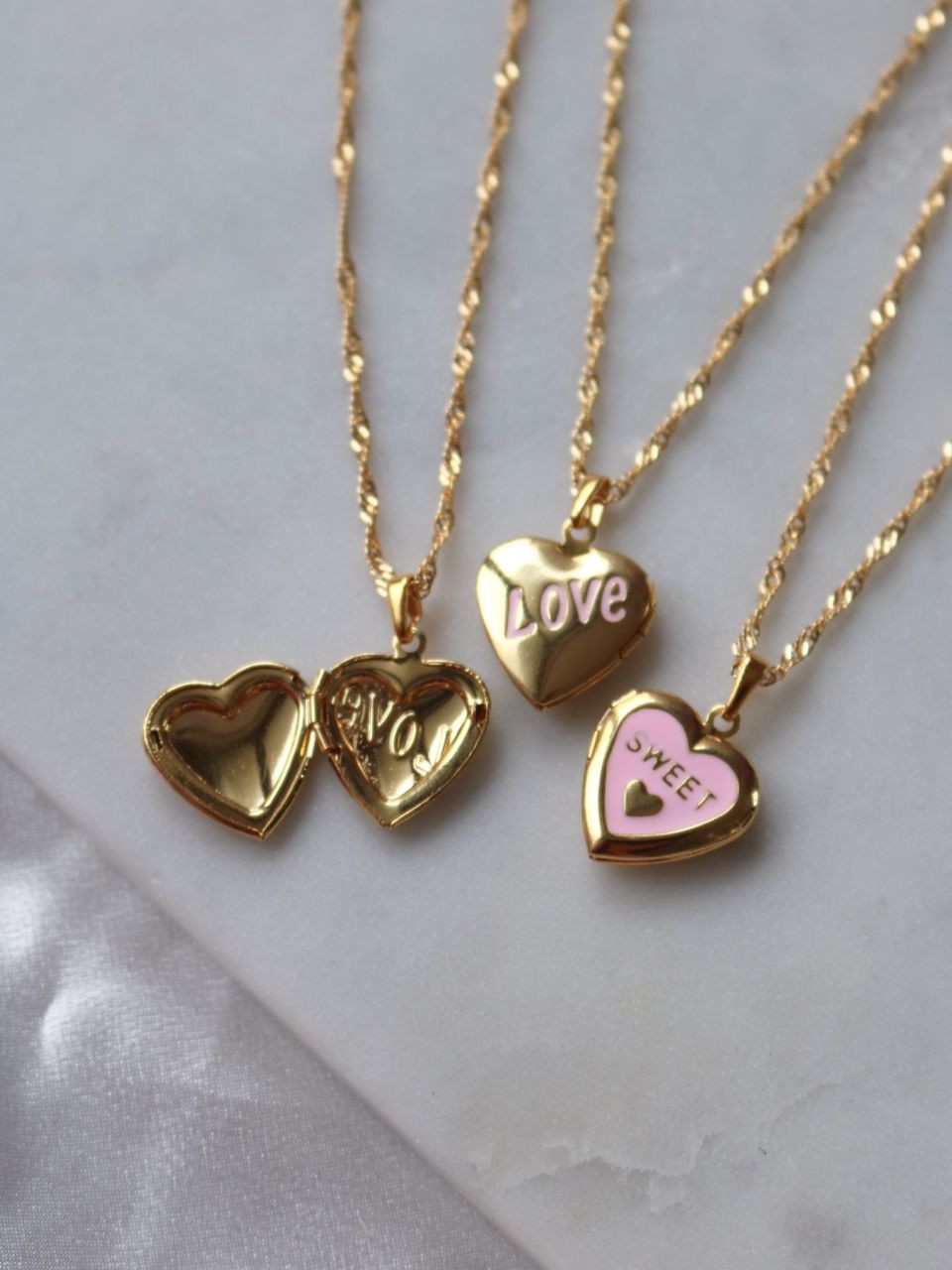 Valentine Cap Souvenir Necklace