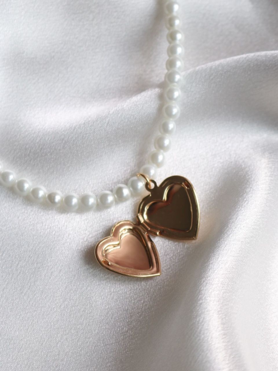 Heart Pearl Souvenir Necklace