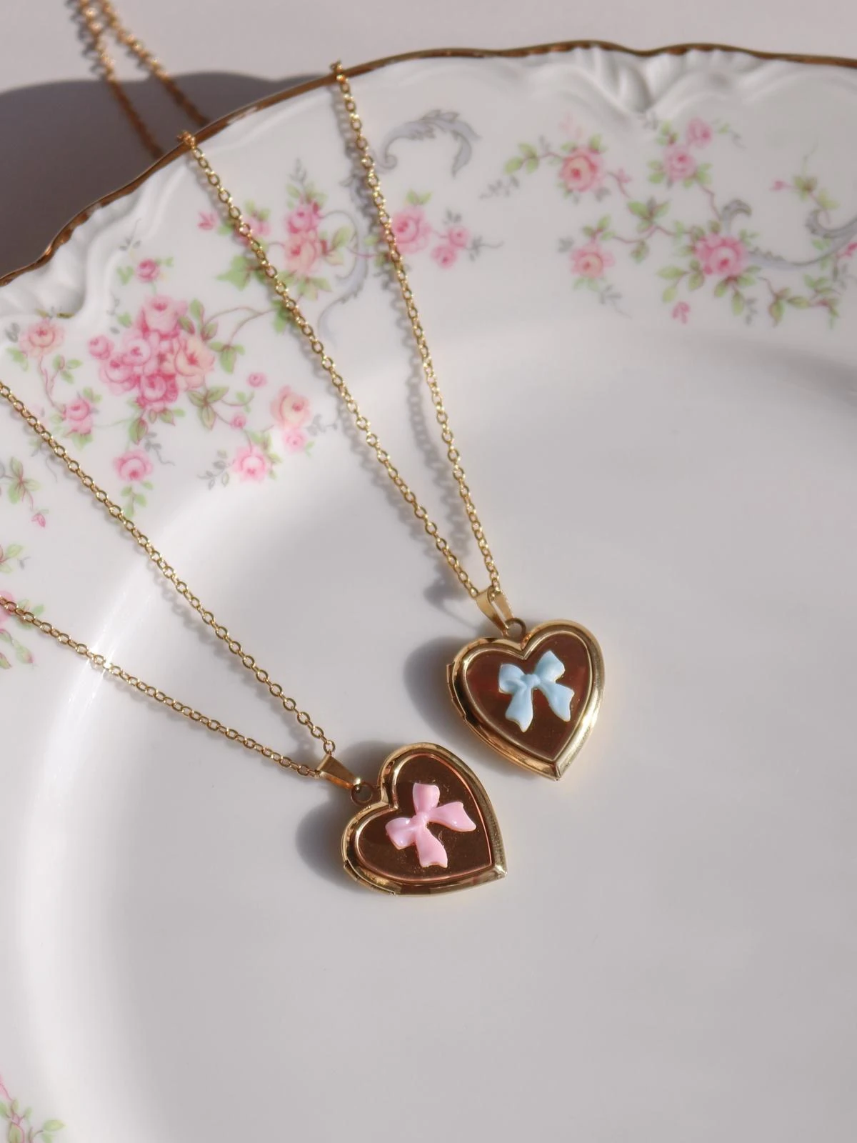 Princess Pauper Butterfly Kişiye Özel Fotoğraflı Kapaklı Kolye 