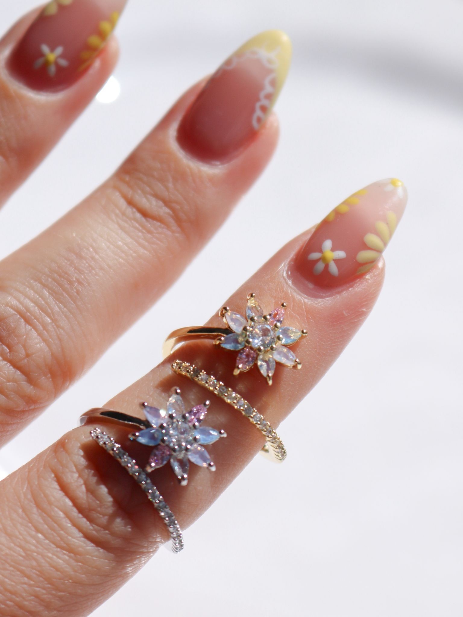 Pastel Daisy Sparkle Yüzük