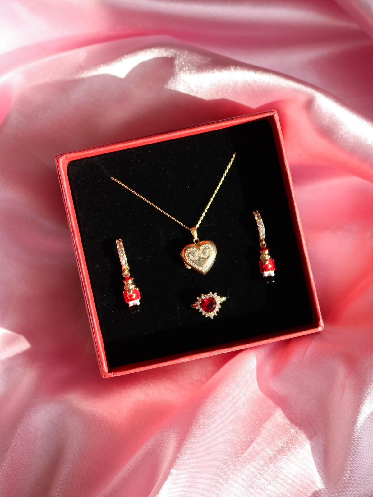 Clara Sugar Plum Taşlı Takı Seti