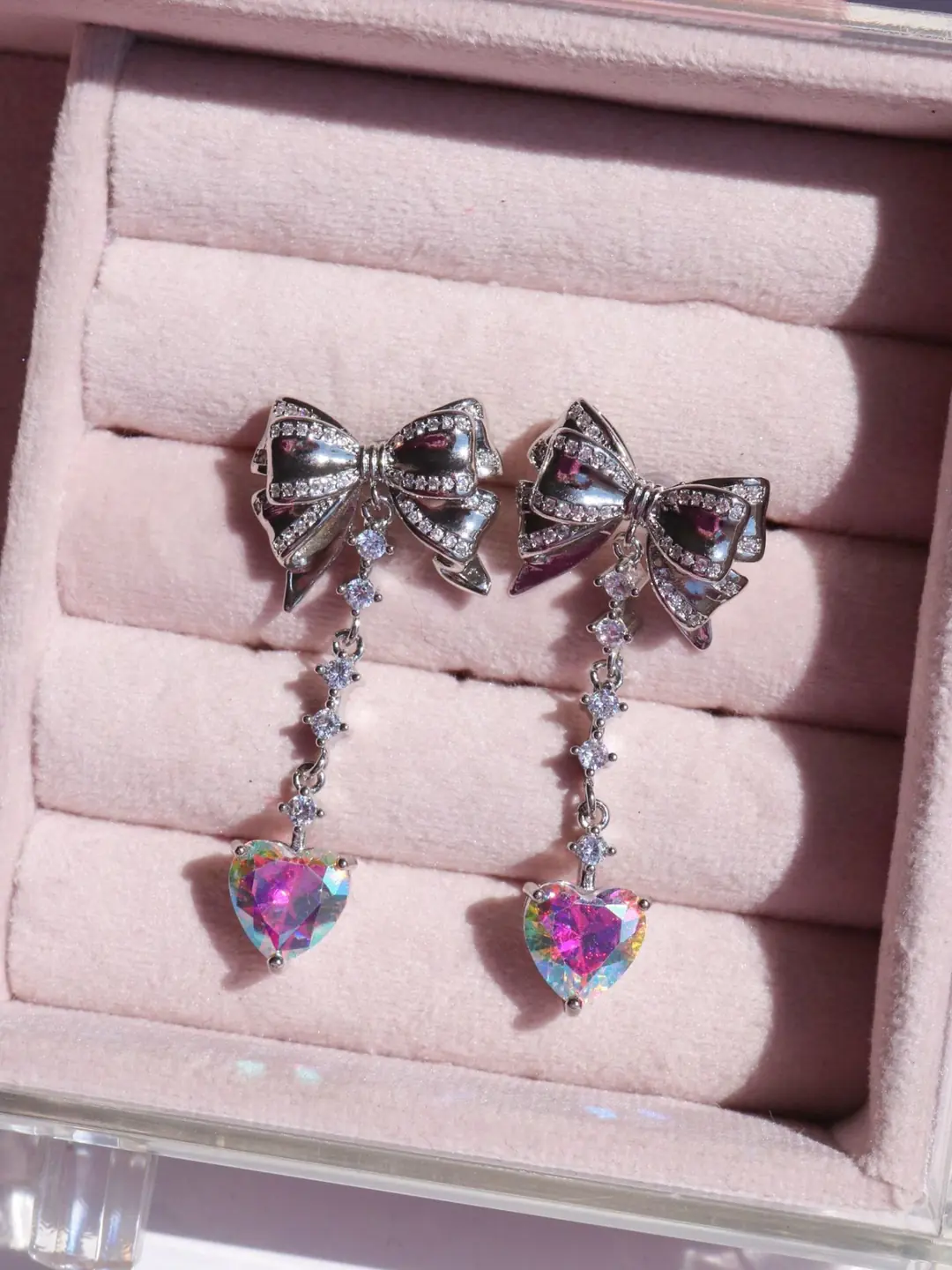 Vip Earring Reorah - Ribbon Holographic Earring | VIP | Special series