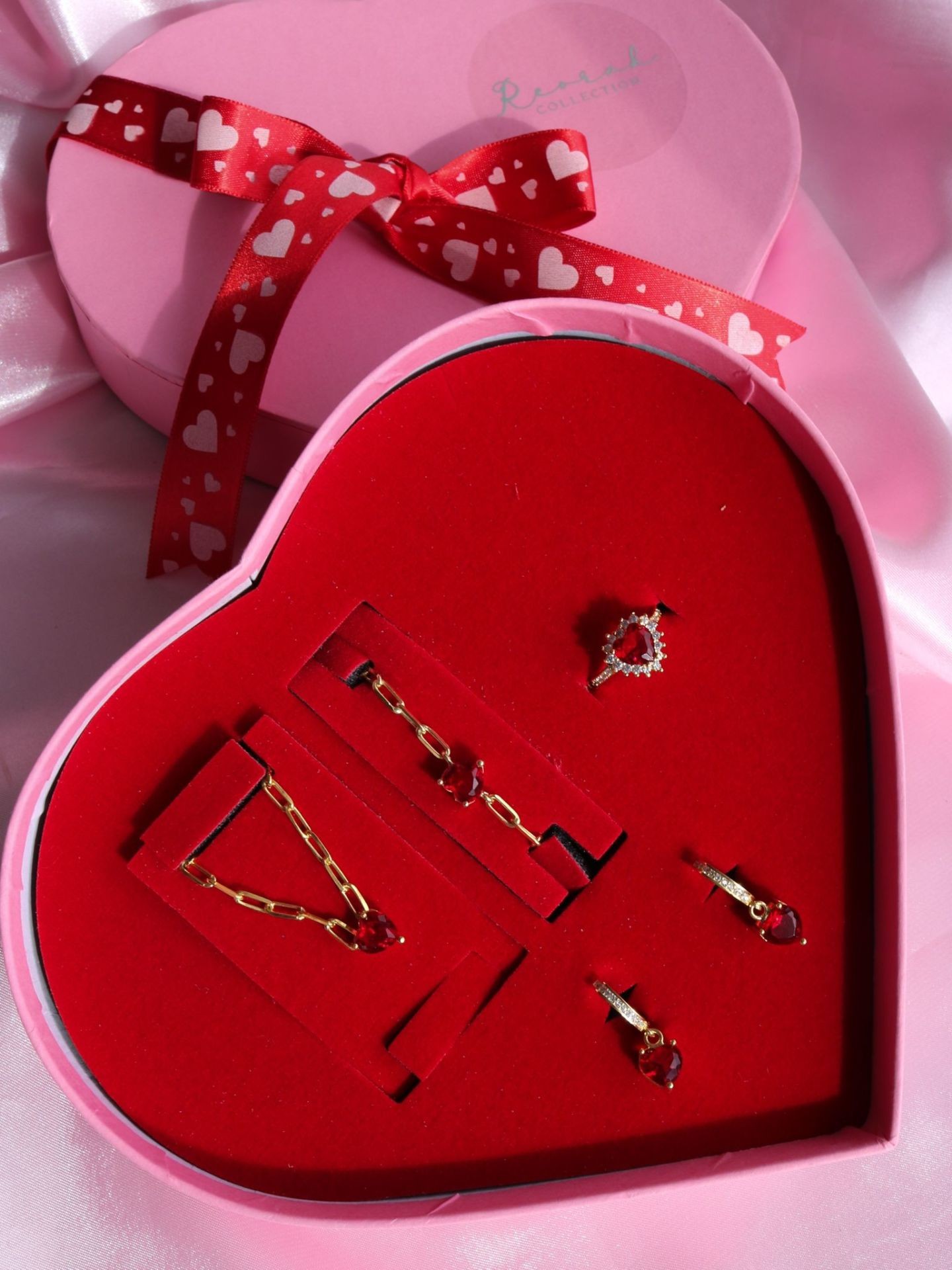 Sparkling Heart Valentines Day Special Edition 925 Silver Jewelry Set