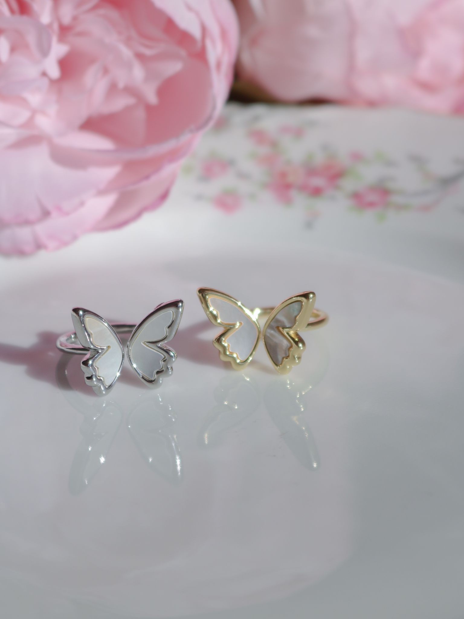 Mother of Pearl Giant Butterfly Ring