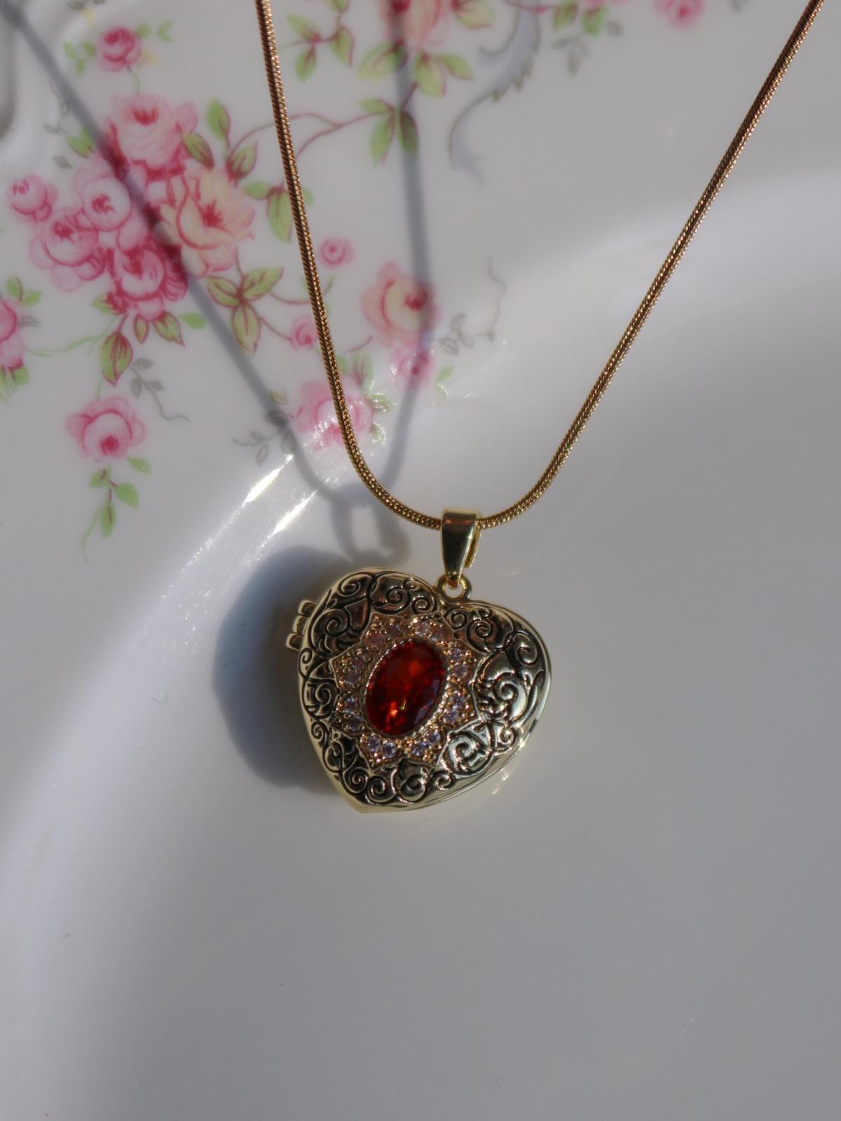 Garnet Heart Kişiye Özel Fotoğraflı Kolye