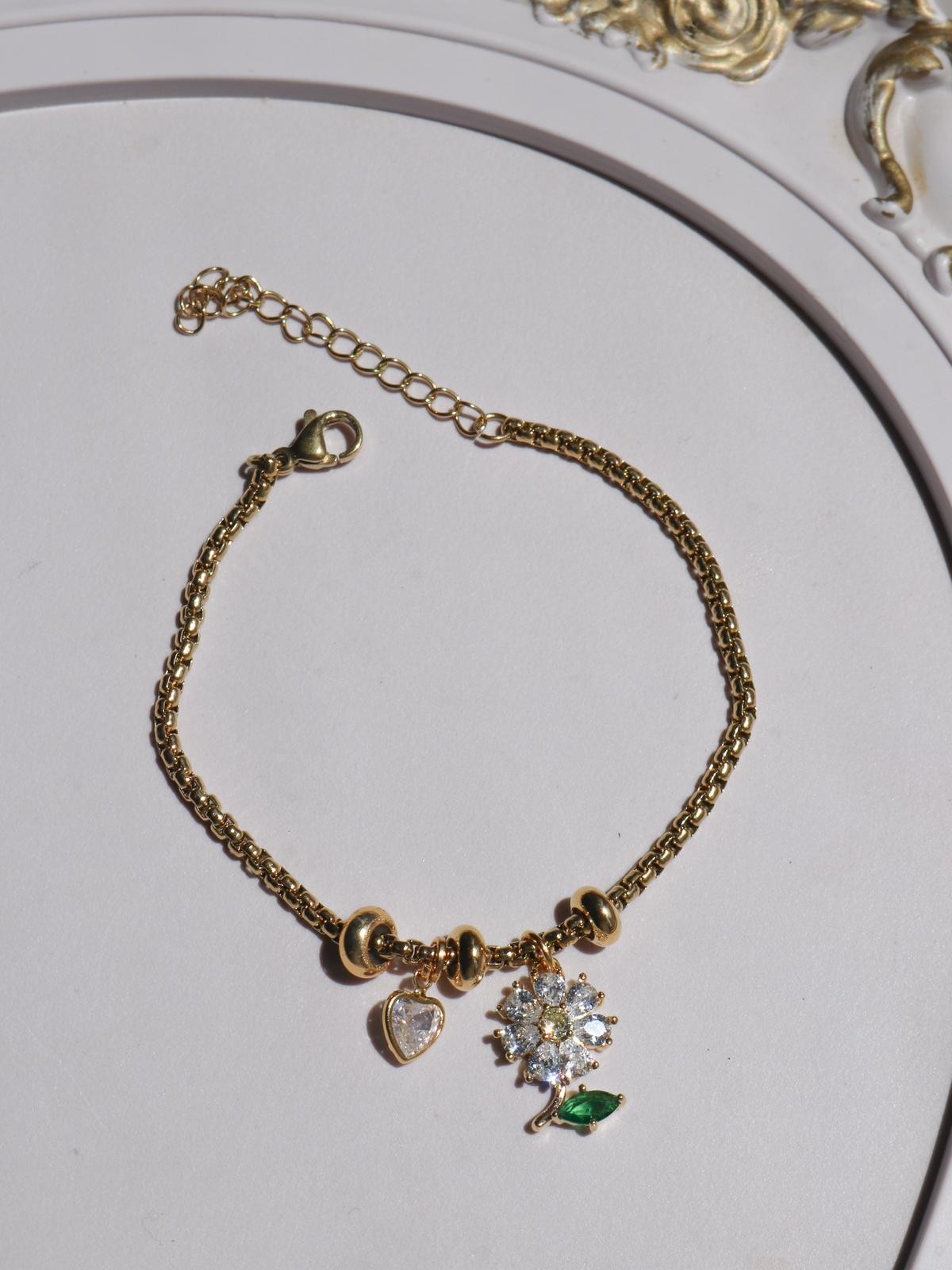 Tiny Daisy Charm Bracelet